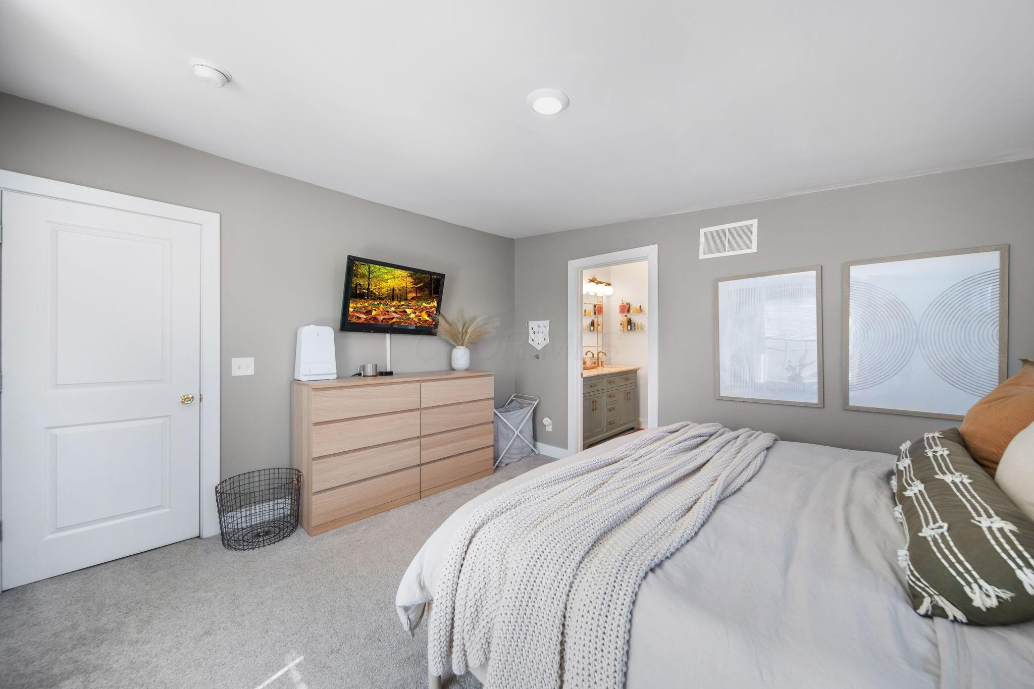 872 Ellsworth Avenue