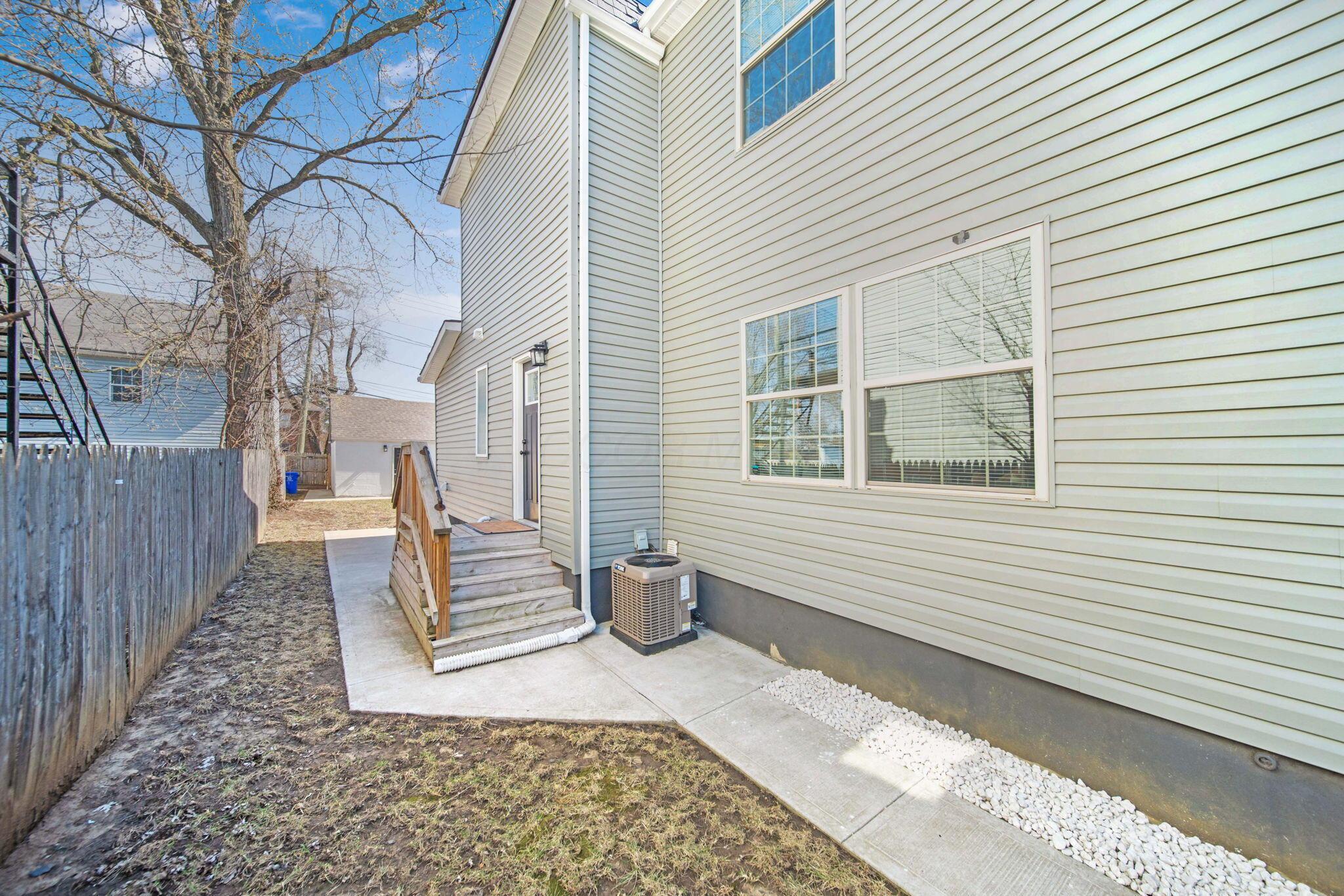 872 Ellsworth Avenue