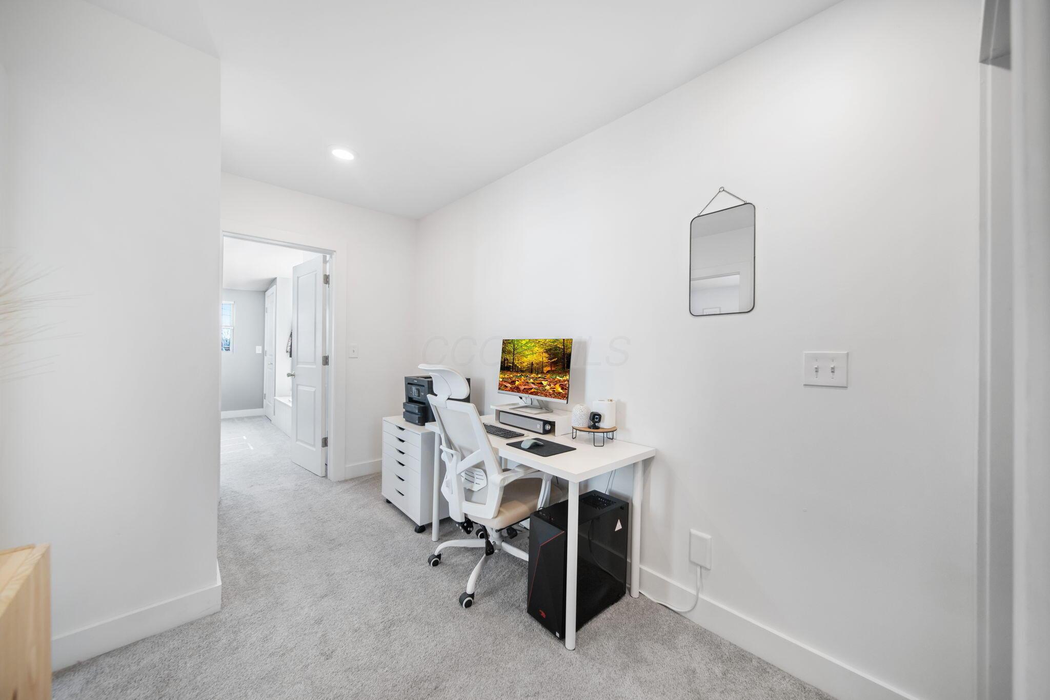 872 Ellsworth Avenue