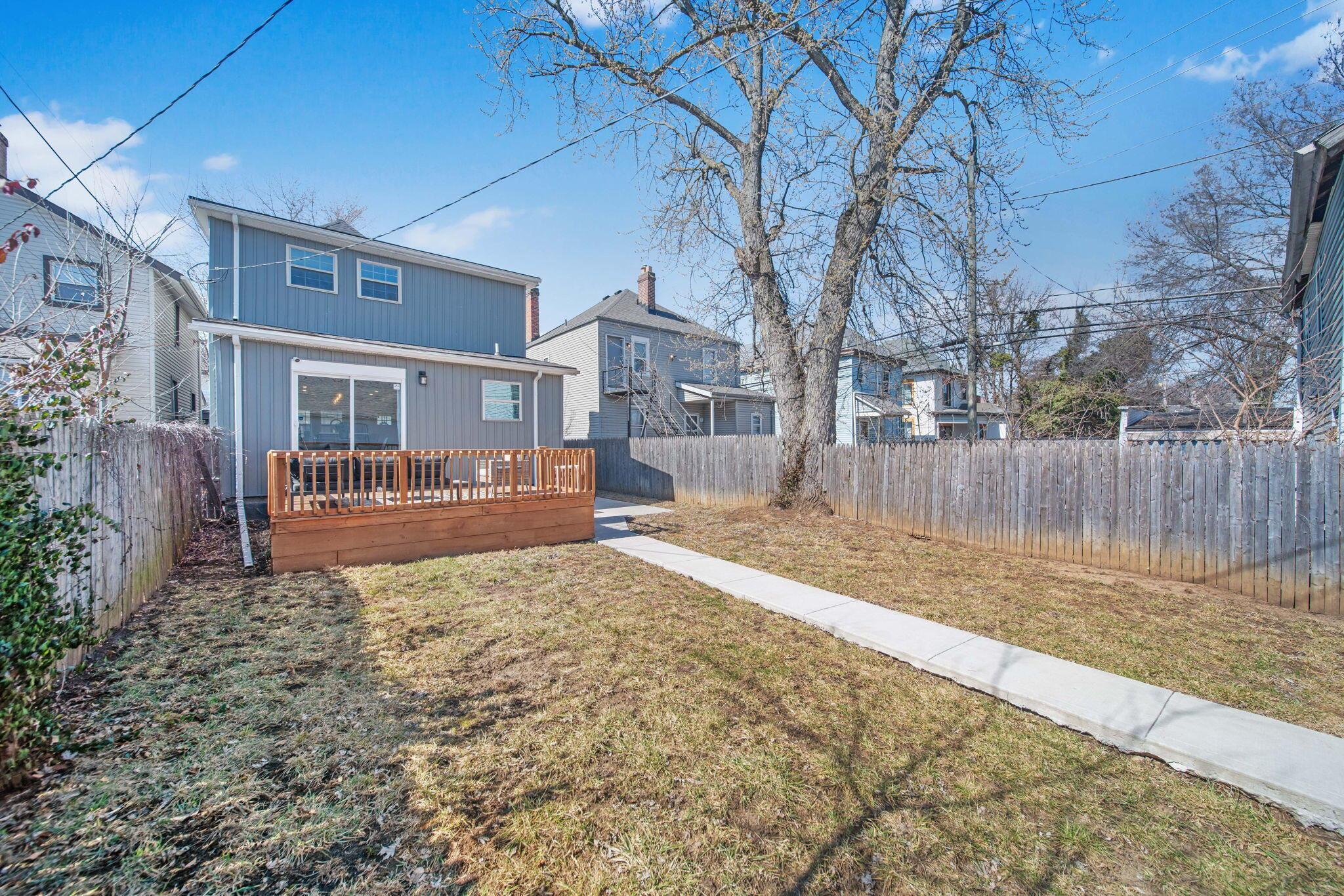 872 Ellsworth Avenue