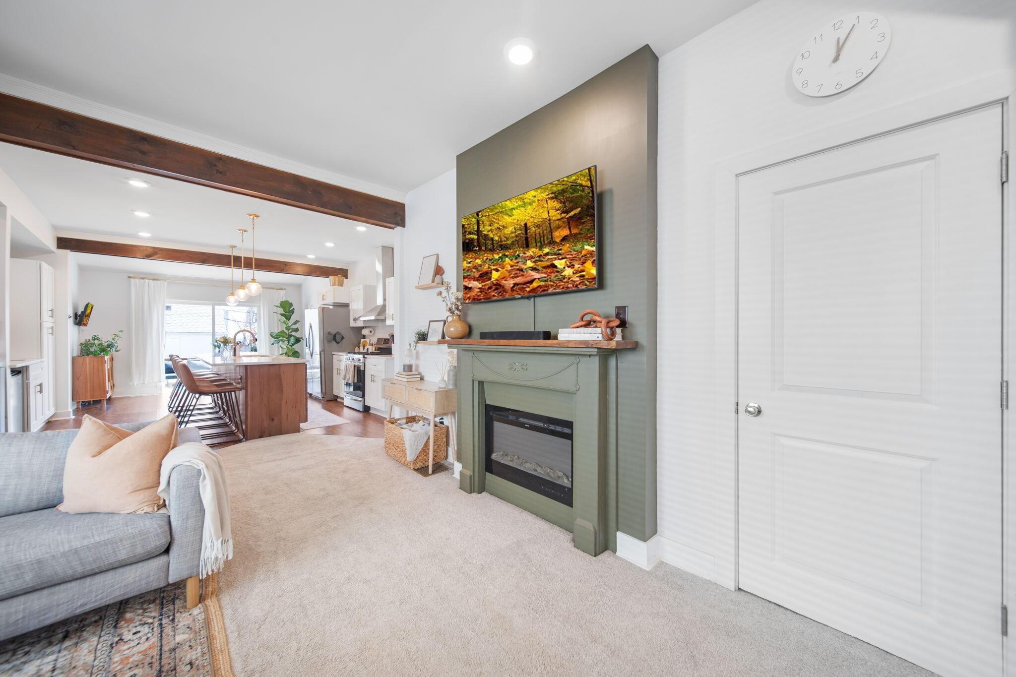 872 Ellsworth Avenue