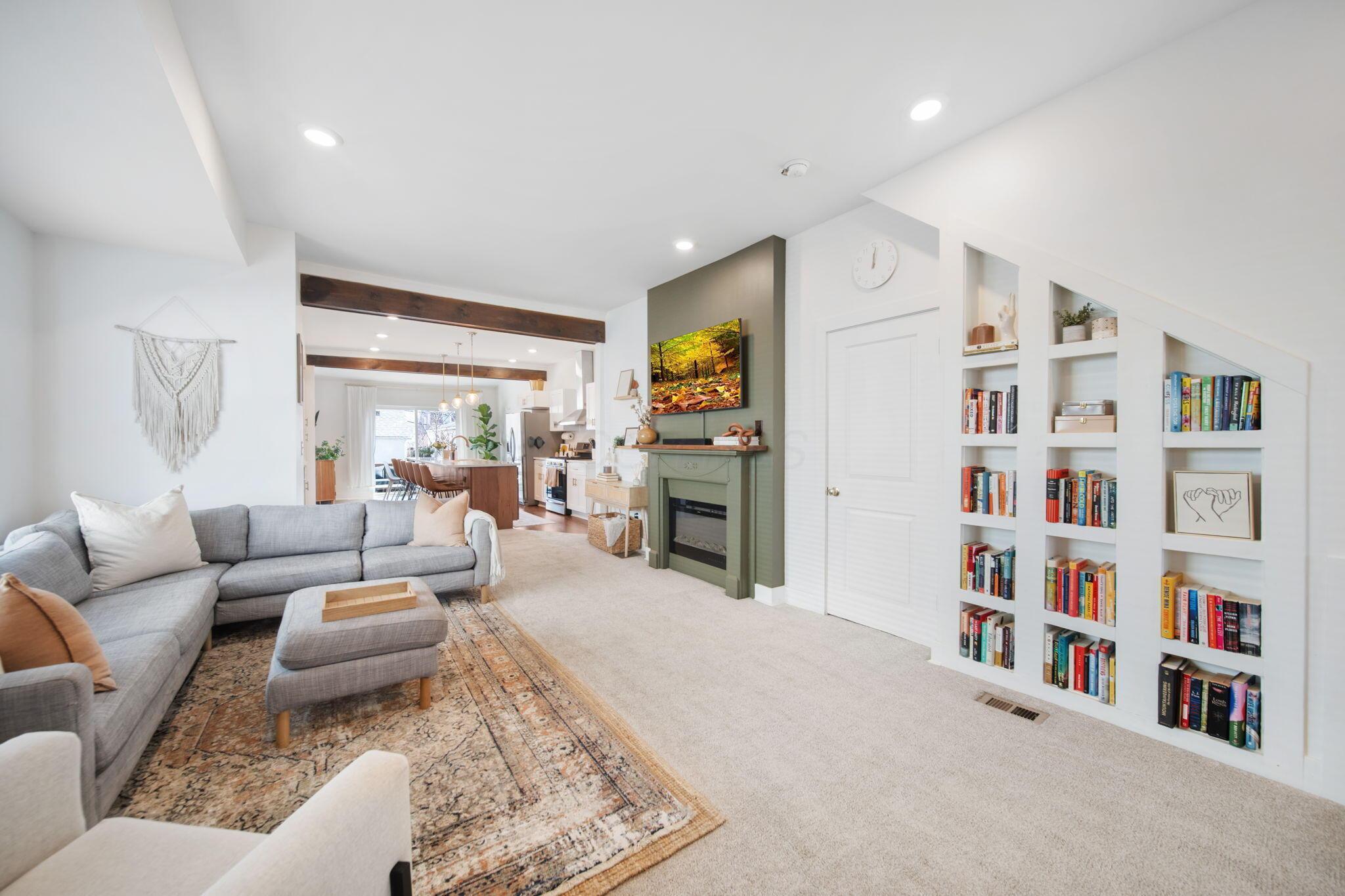 872 Ellsworth Avenue