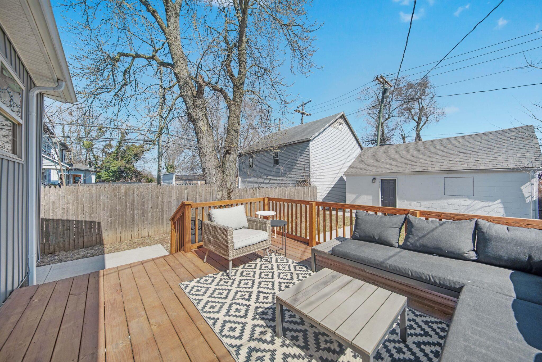 872 Ellsworth Avenue