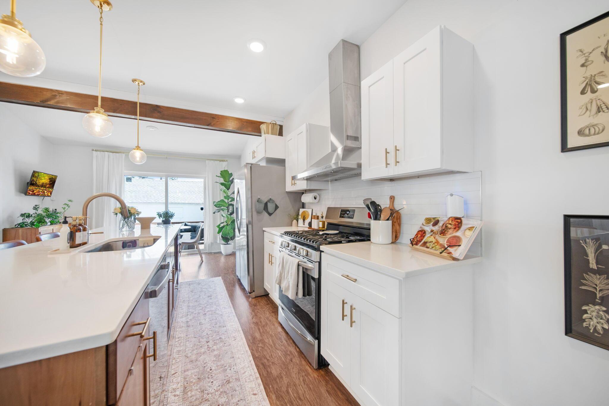 872 Ellsworth Avenue