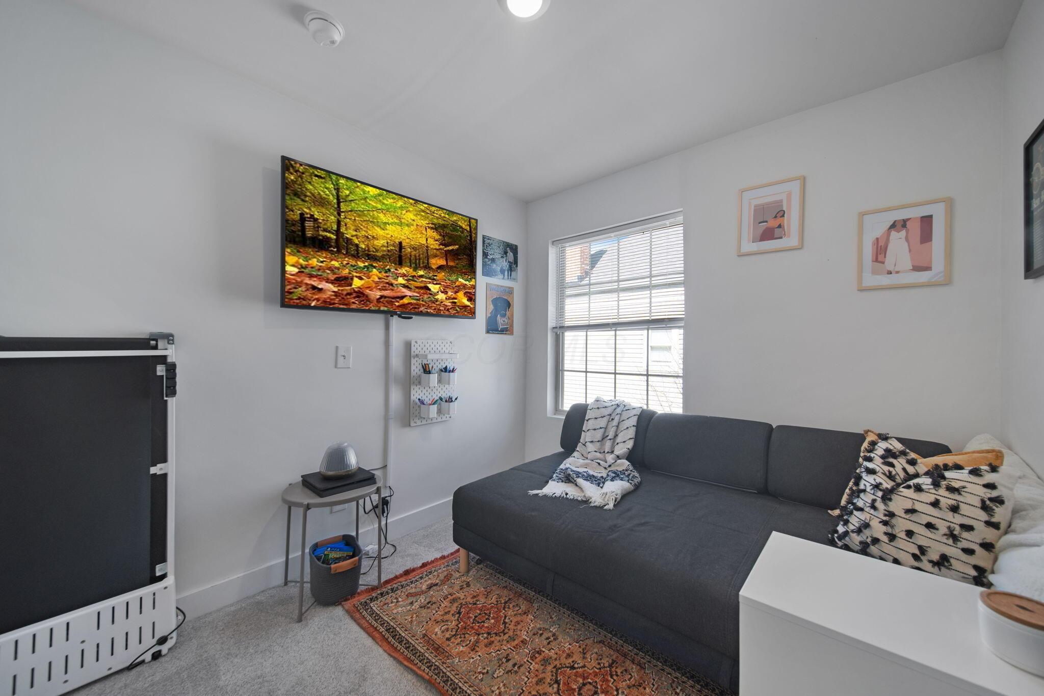 872 Ellsworth Avenue