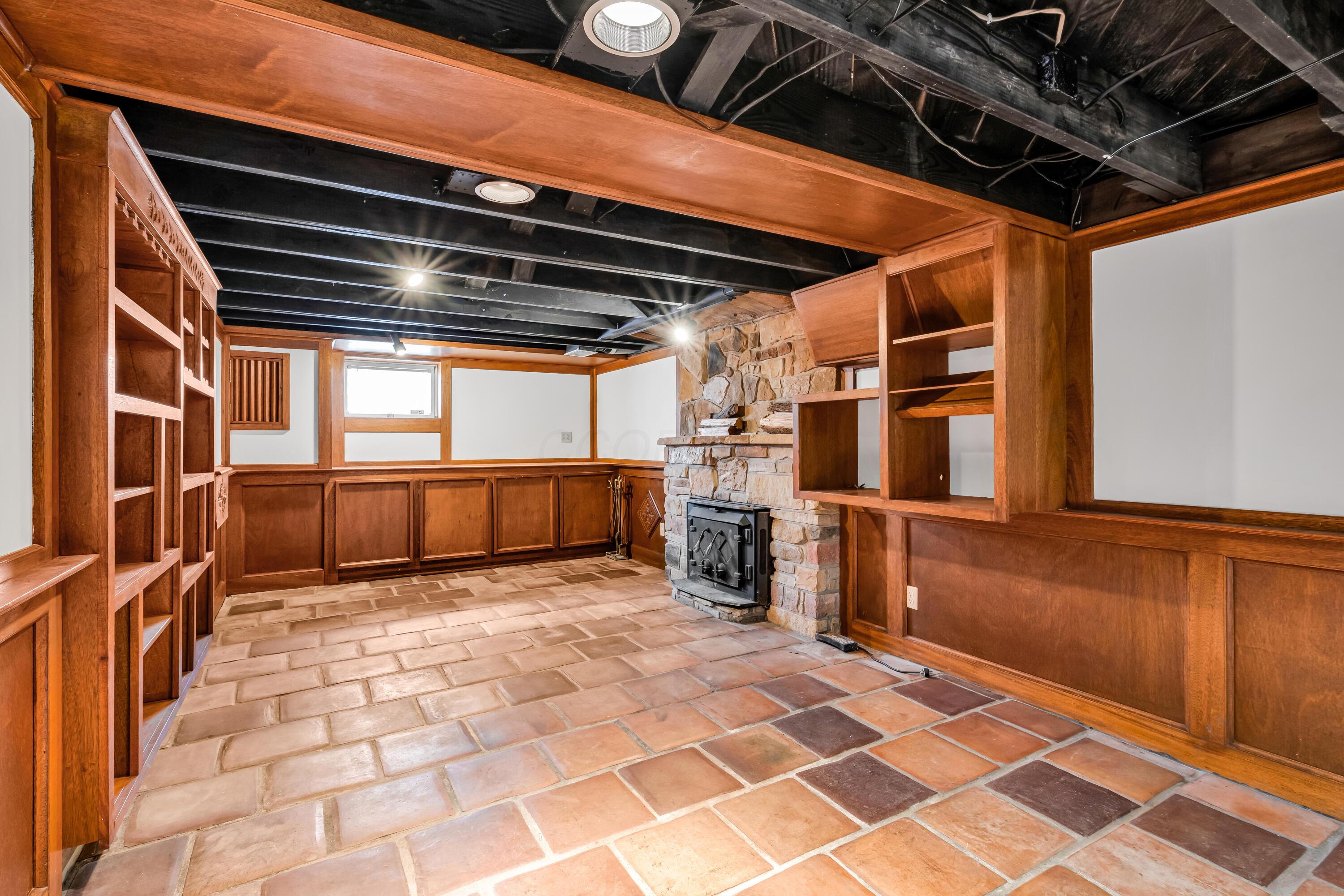 2033 Zollinger Road