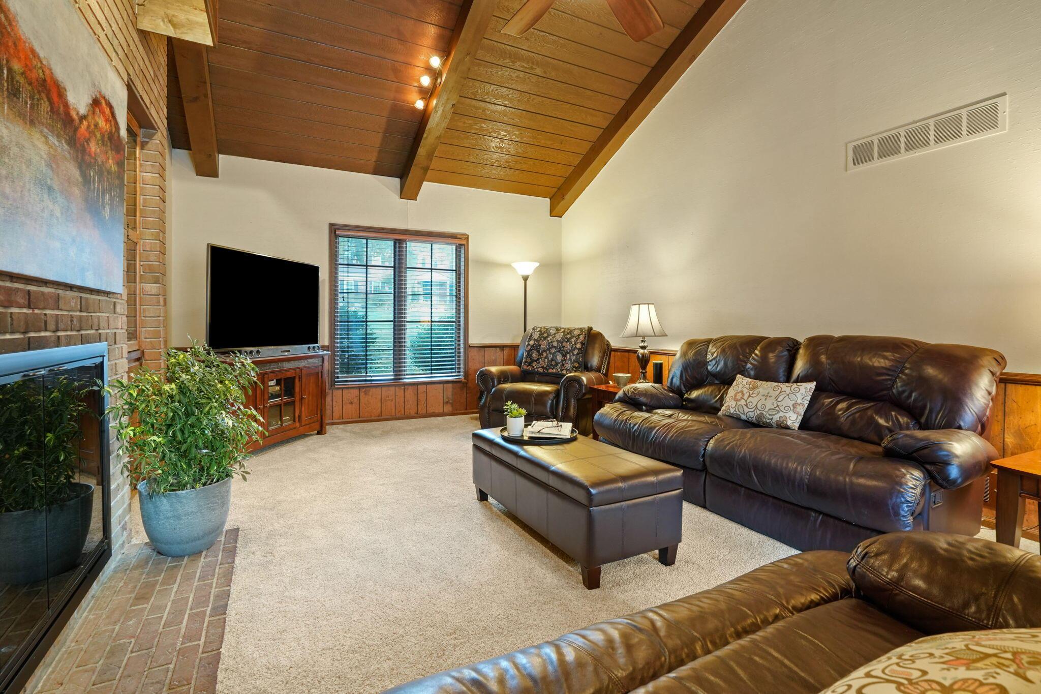 3823 Beecham Court