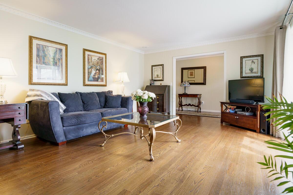 3823 Beecham Court