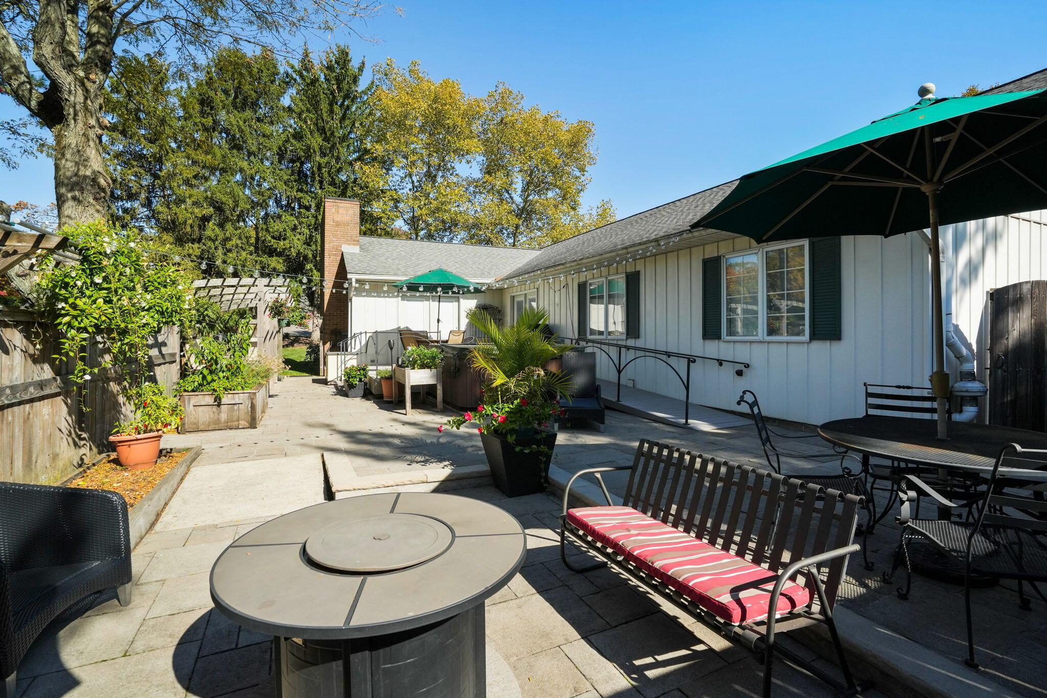 3823 Beecham Court