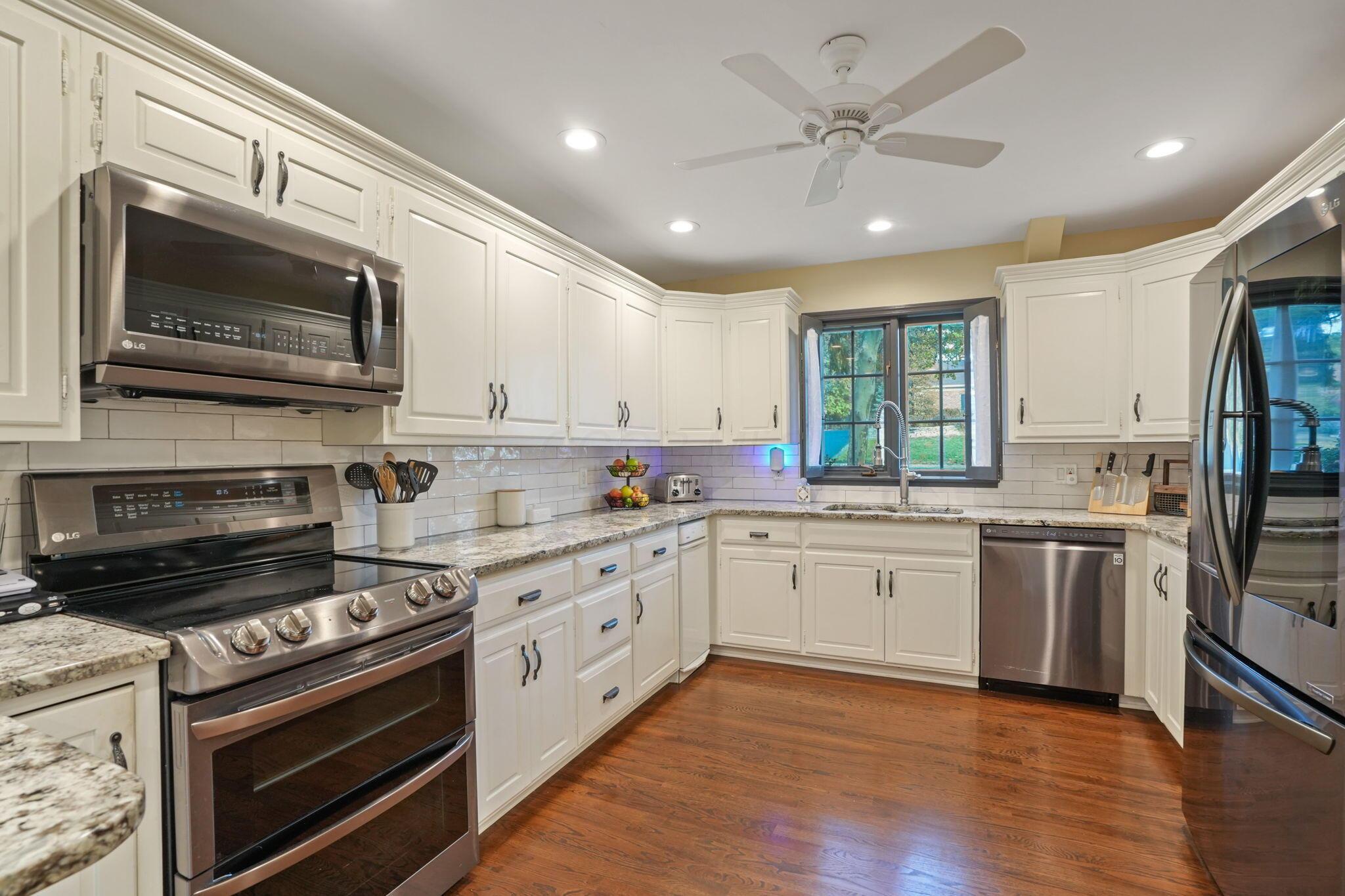 3823 Beecham Court