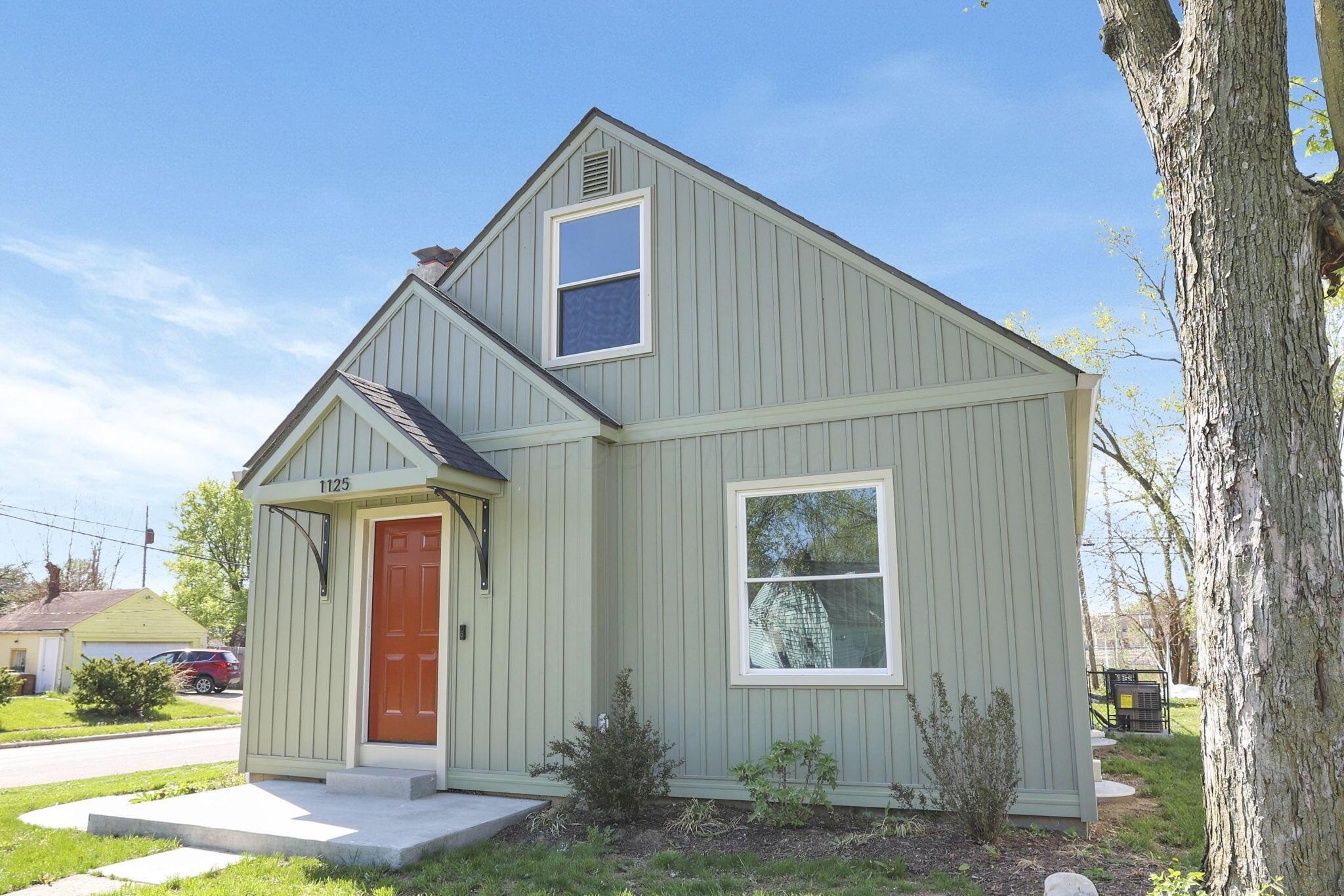 1125 Loretta Avenue