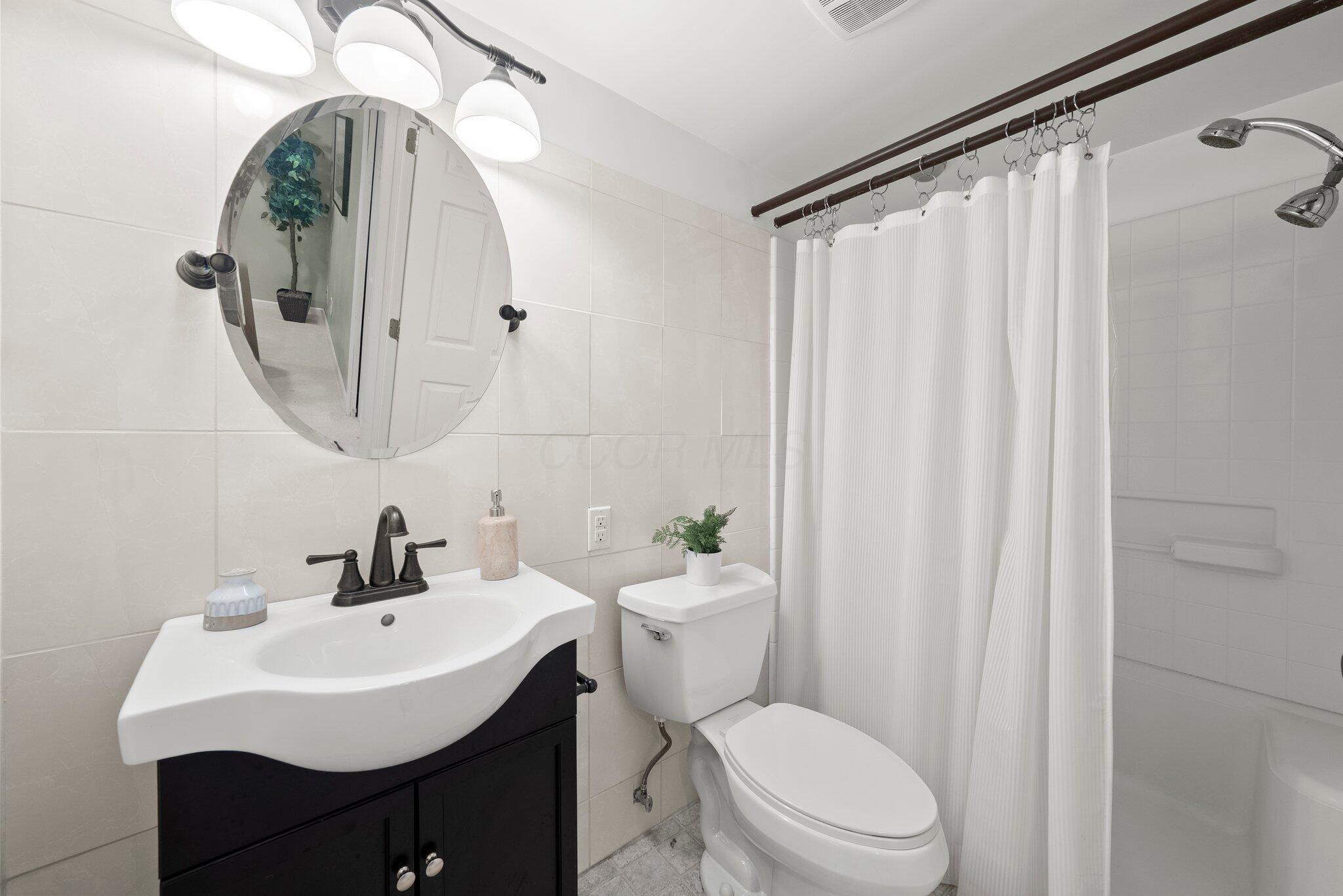 1831 Northwest Boulevard, B