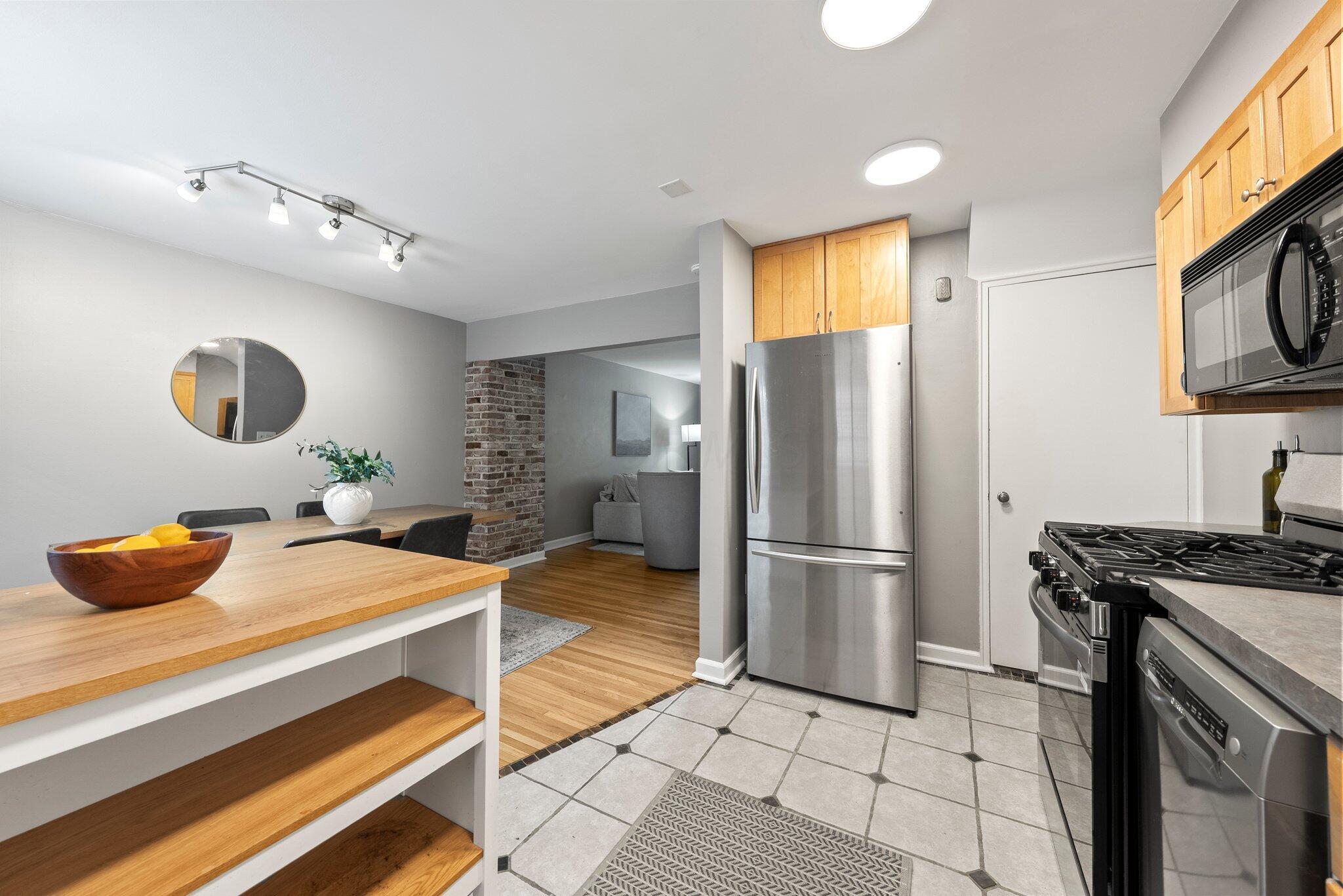 1831 Northwest Boulevard, B