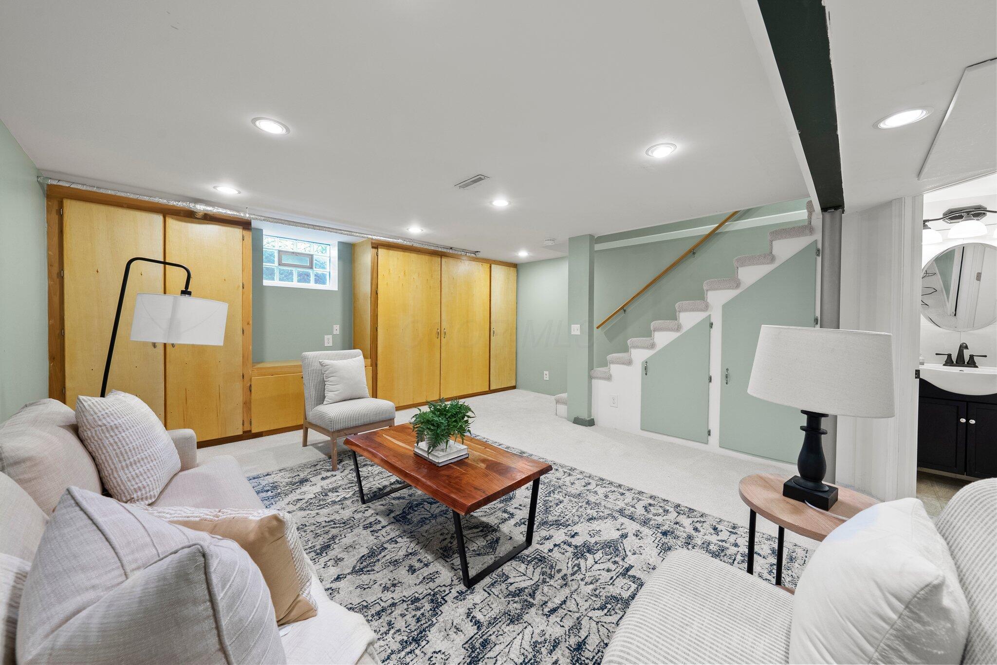 1831 Northwest Boulevard, B