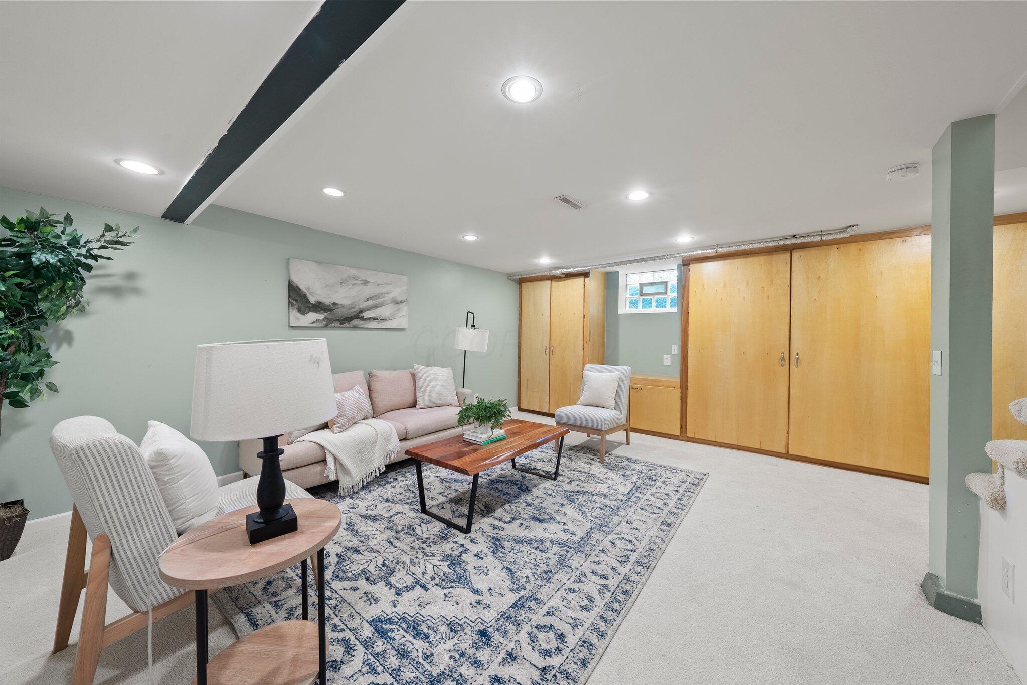 1831 Northwest Boulevard, B