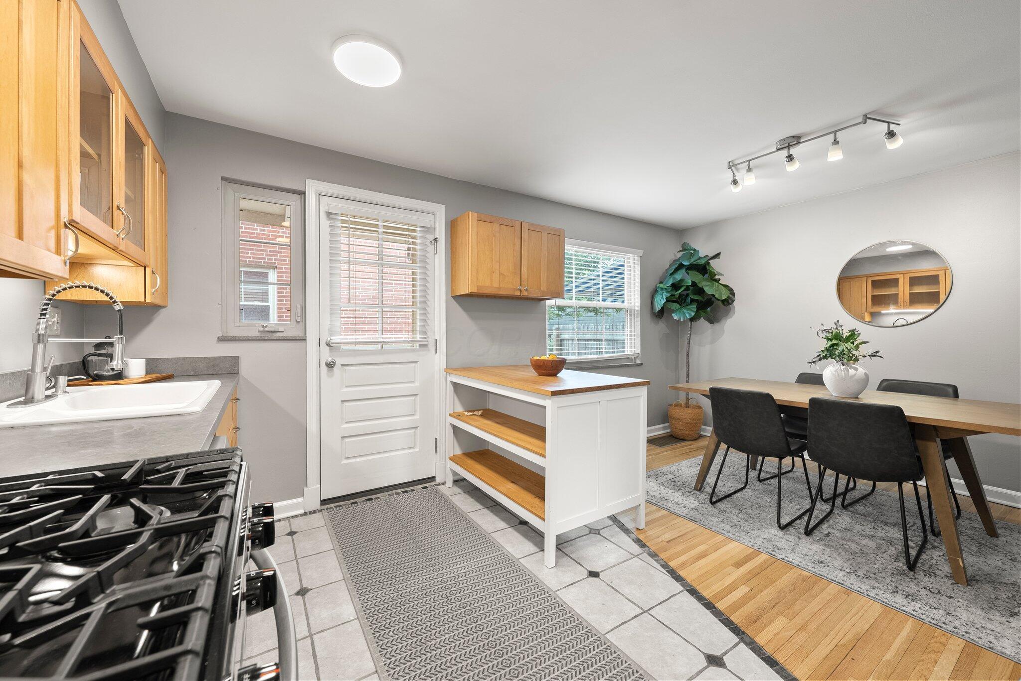 1831 Northwest Boulevard, B