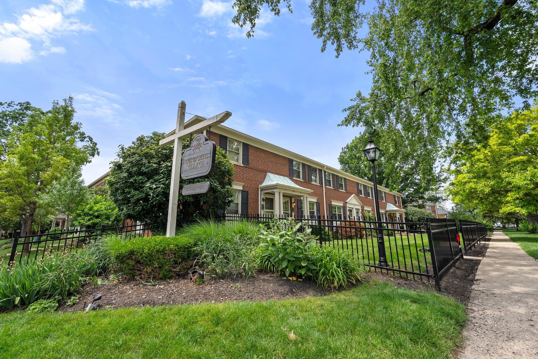 1831 Northwest Boulevard, B