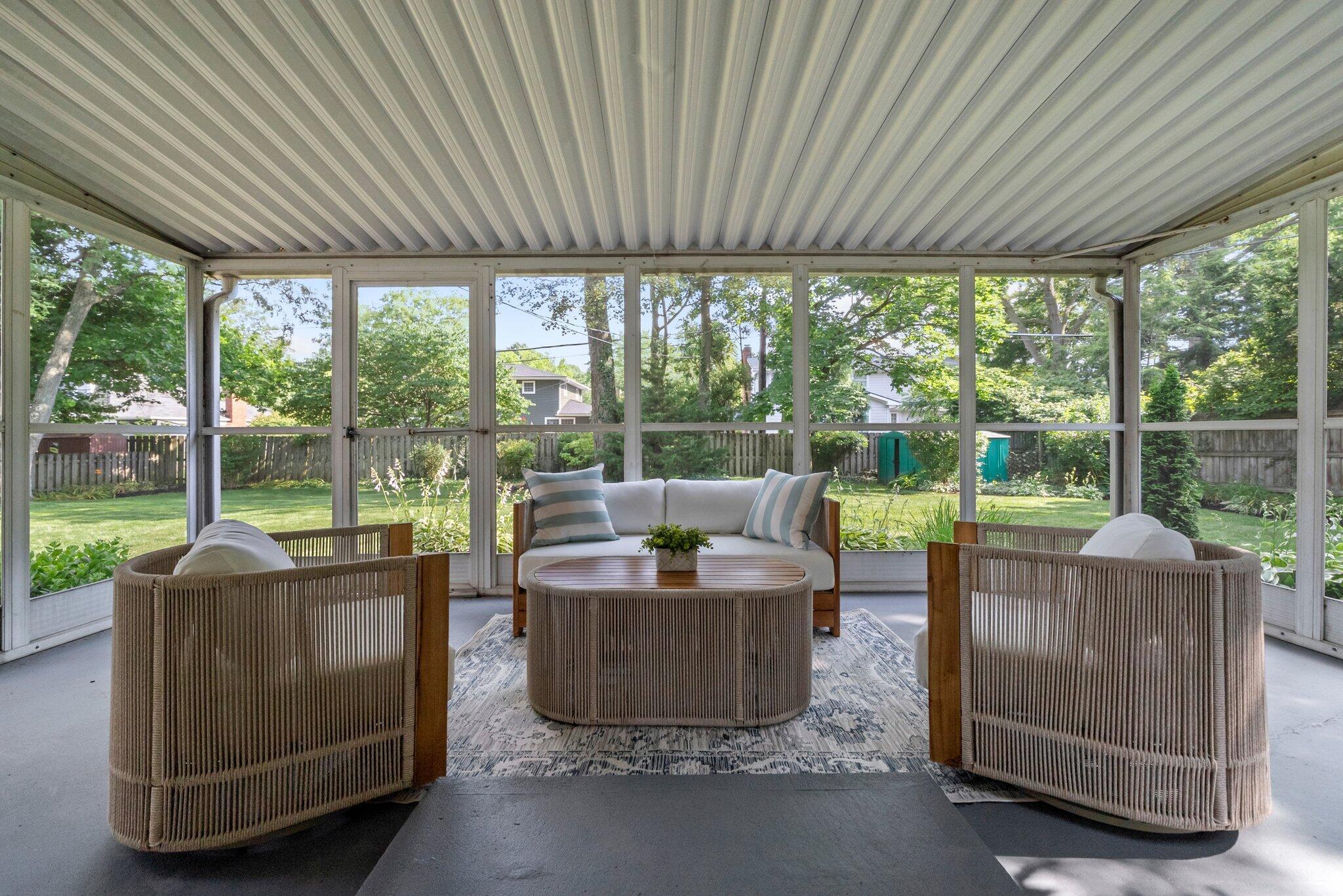 1295 Castleton Road N