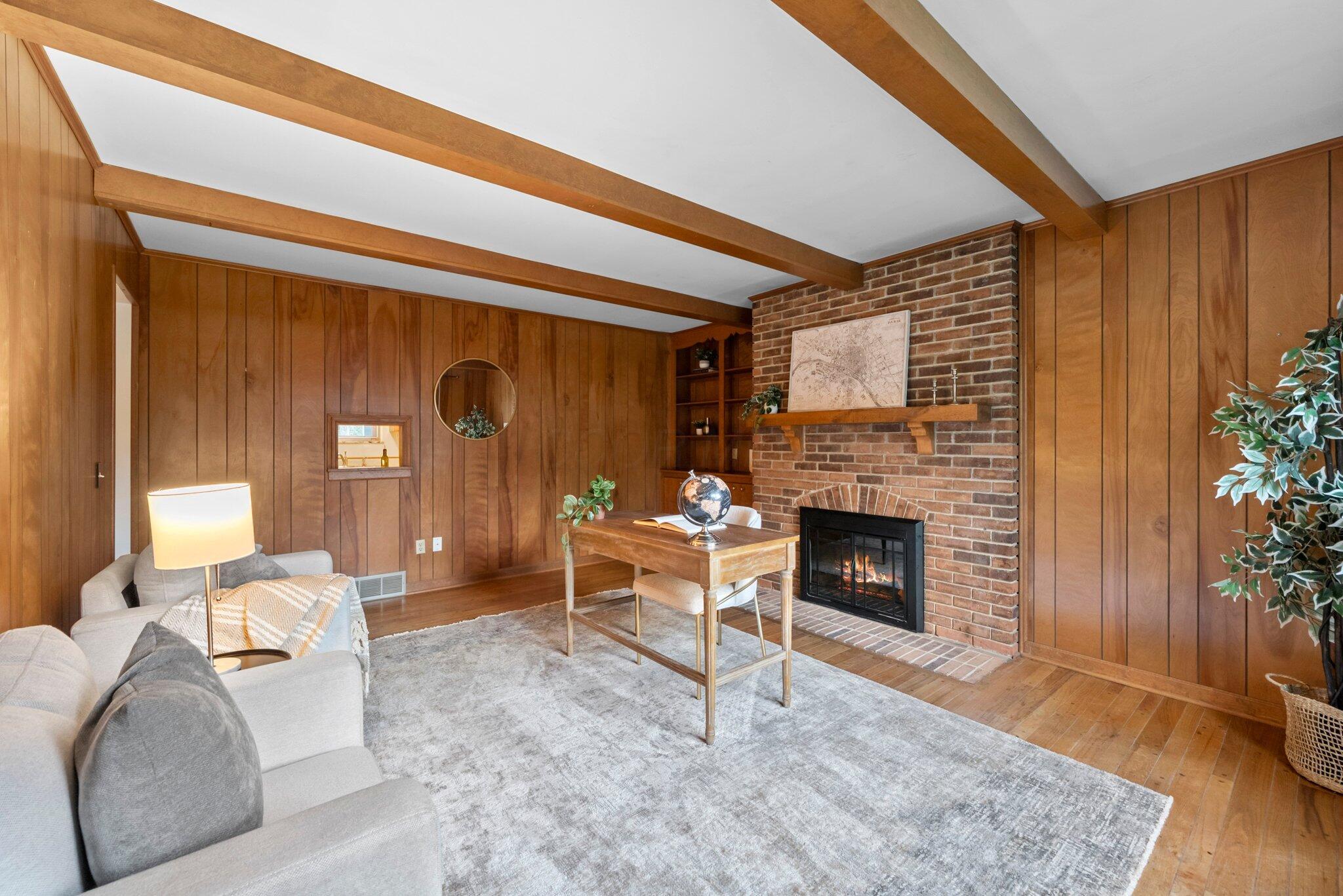 1295 Castleton Road N