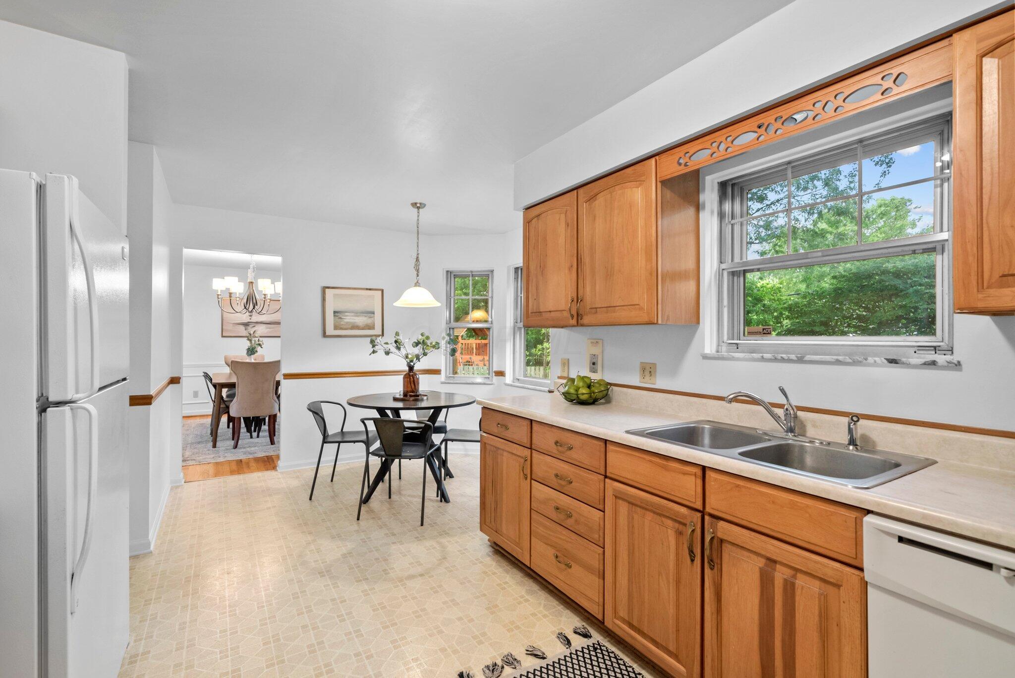 1295 Castleton Road N