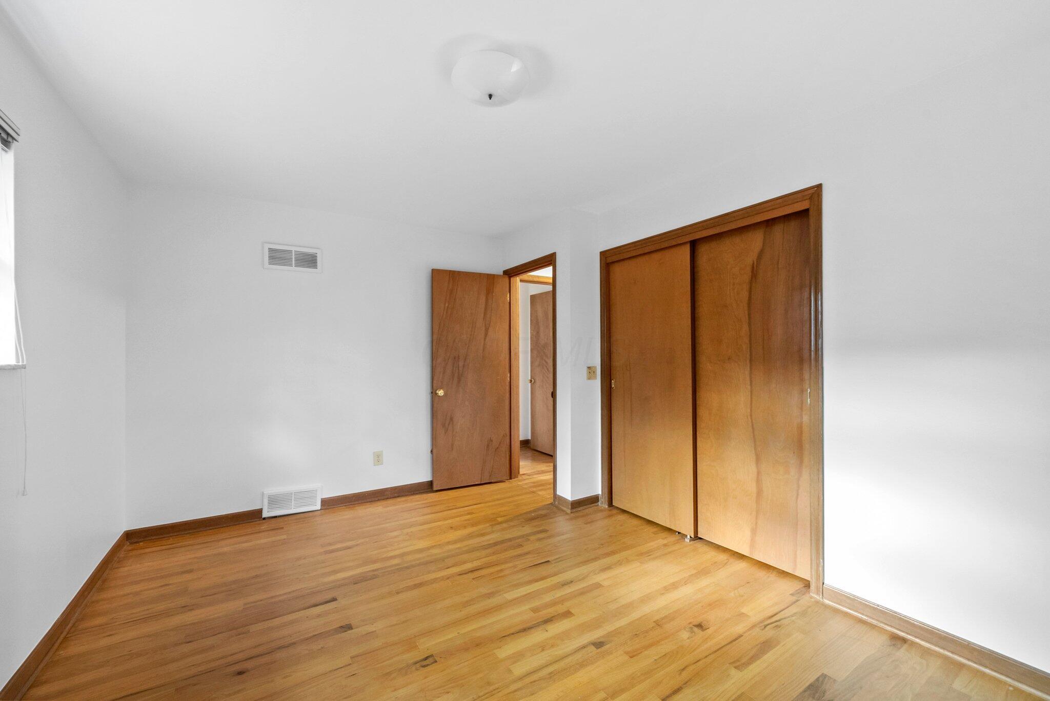 1295 Castleton Road N