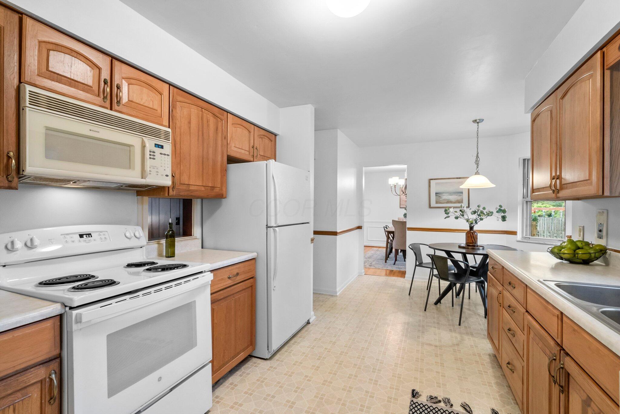 1295 Castleton Road N