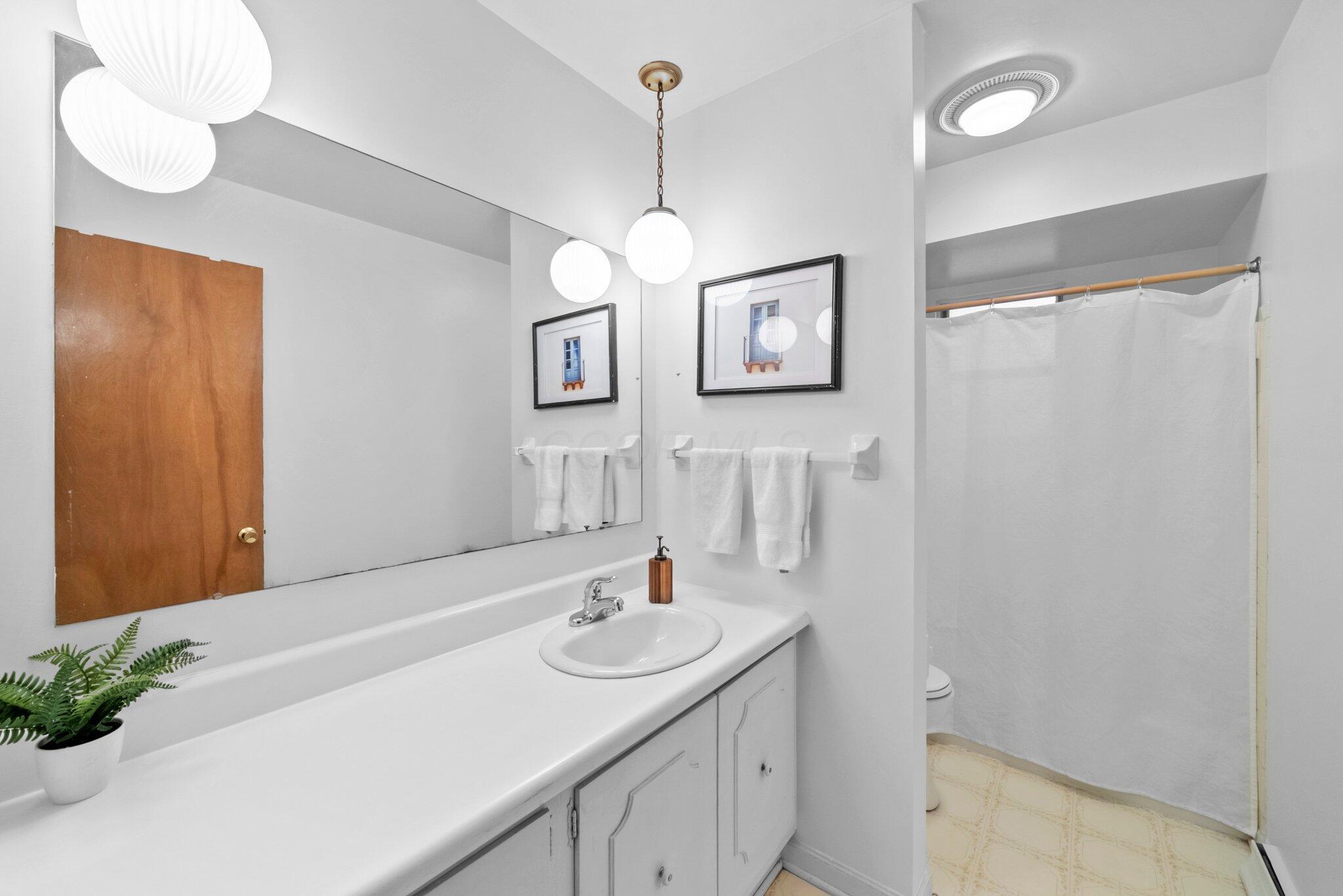 1295 Castleton Road N