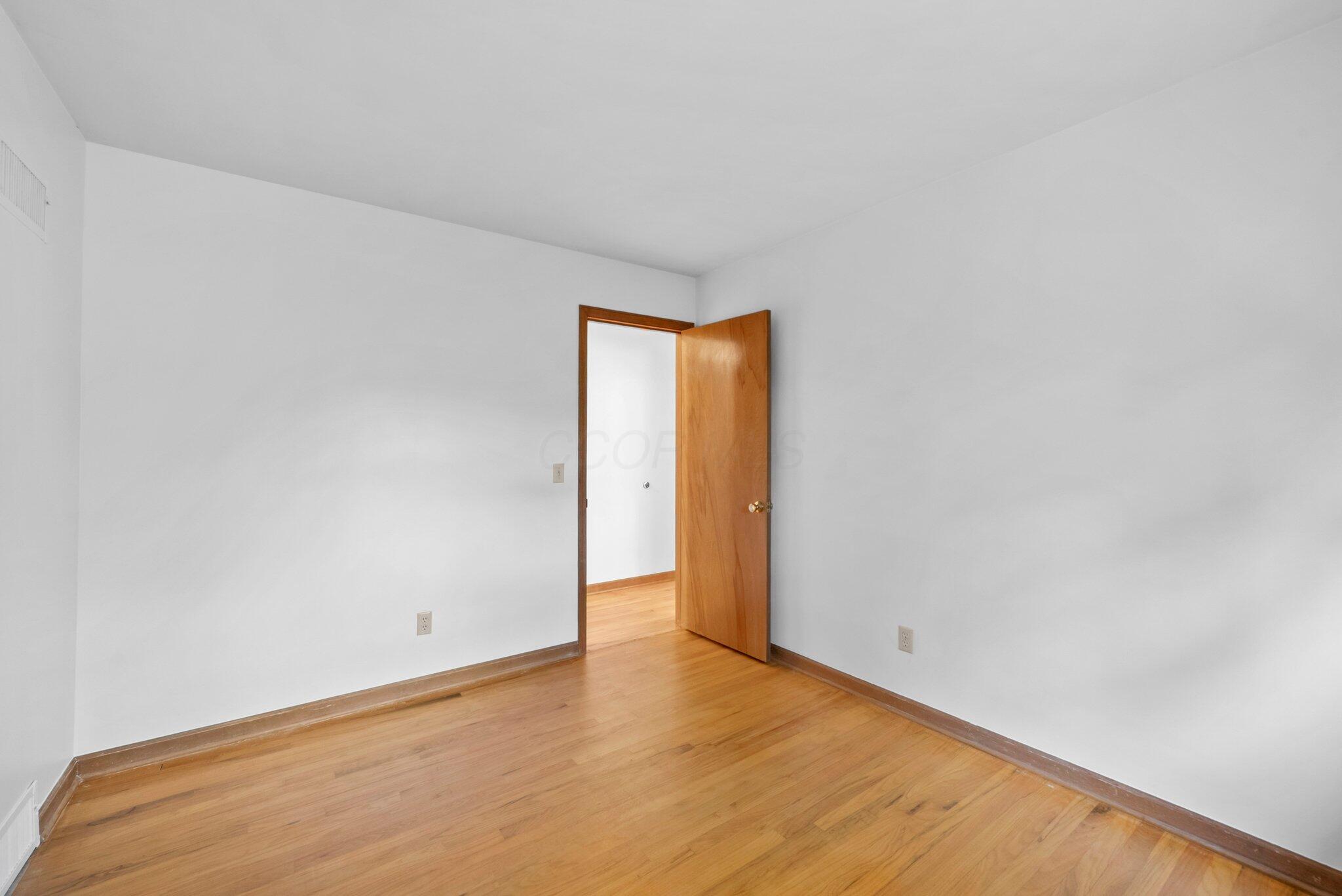 1295 Castleton Road N