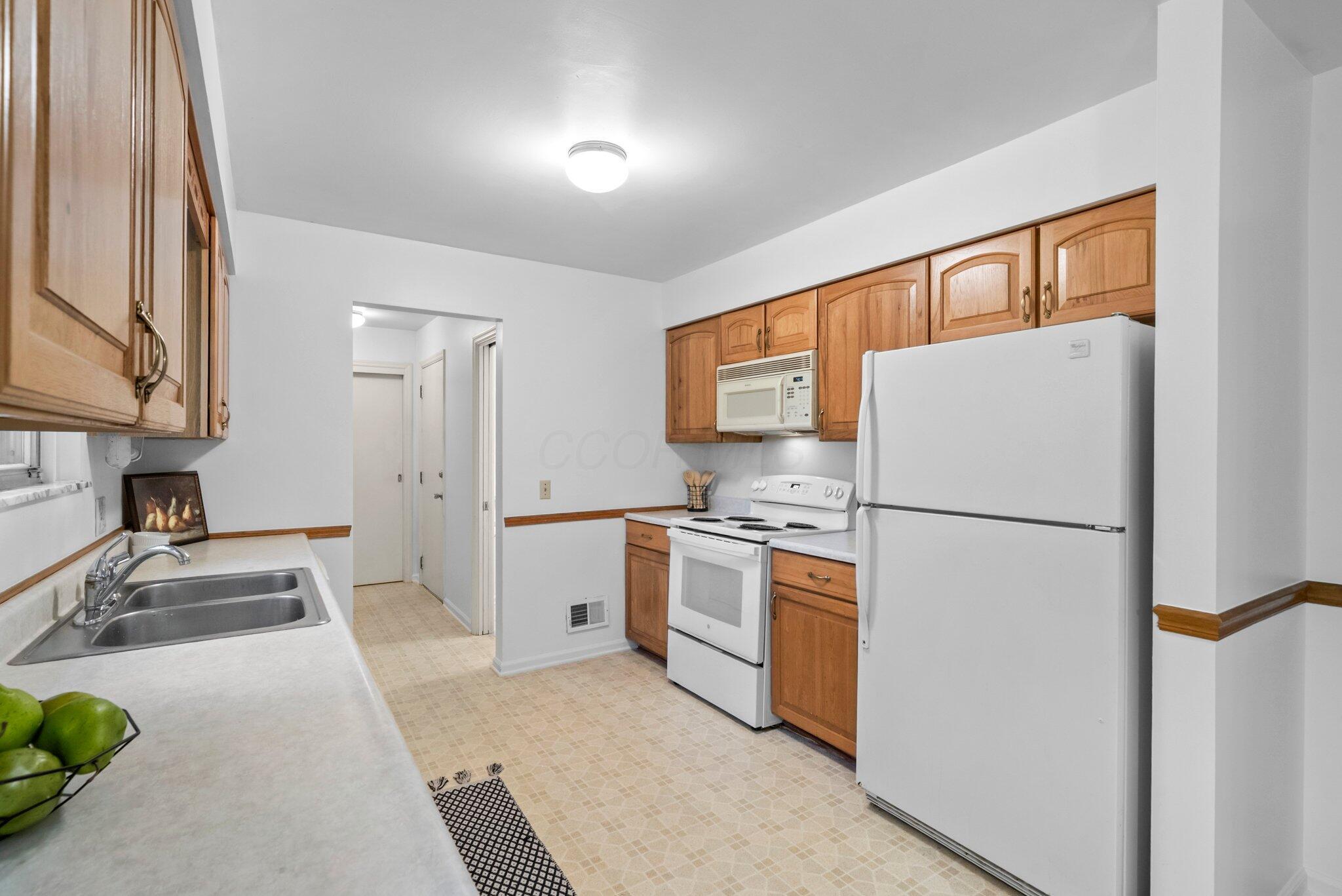 1295 Castleton Road N