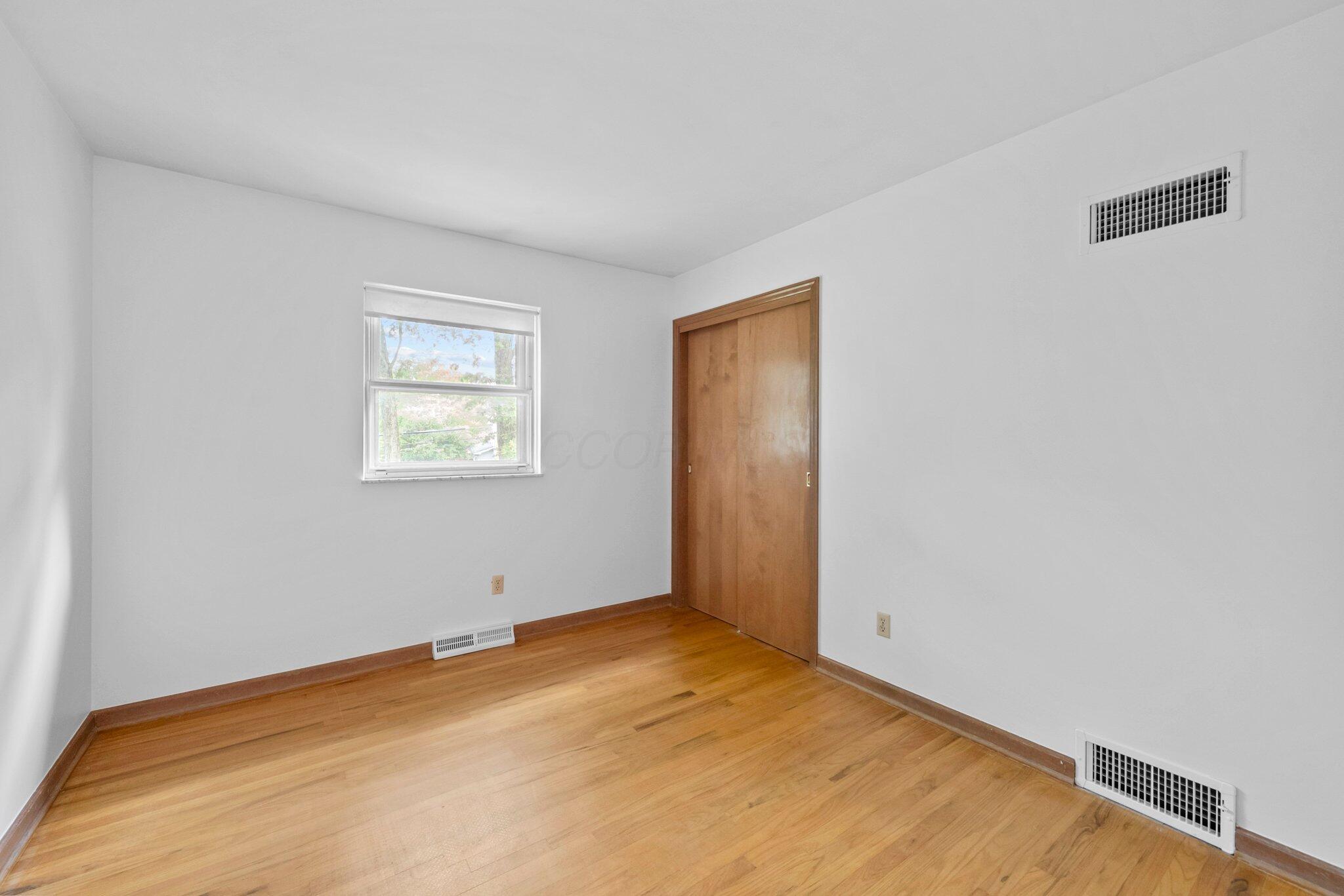 1295 Castleton Road N