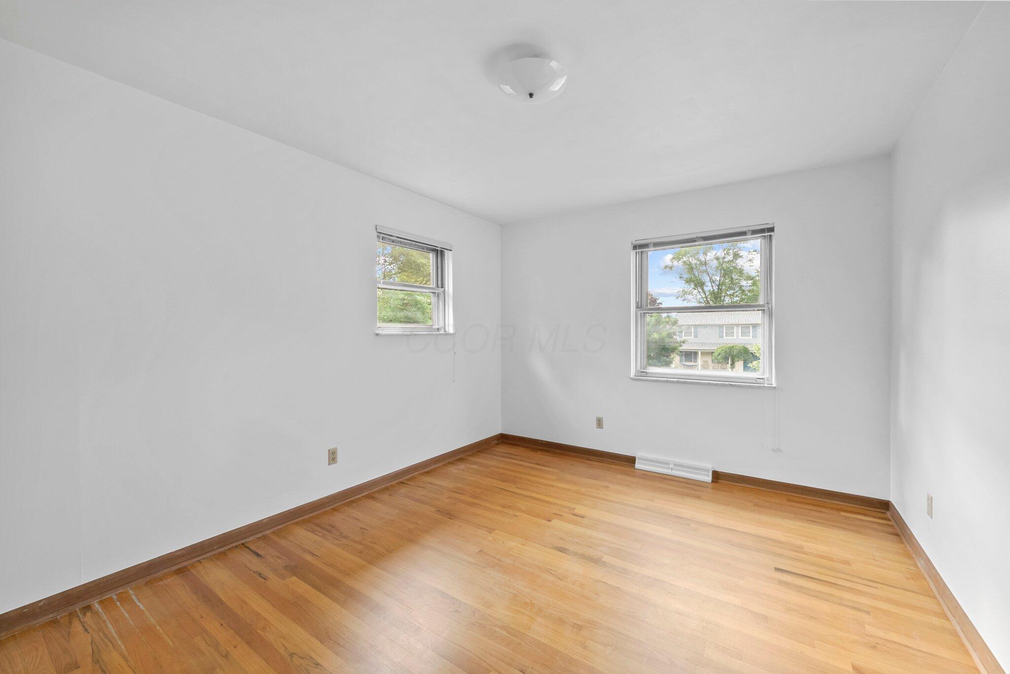 1295 Castleton Road N