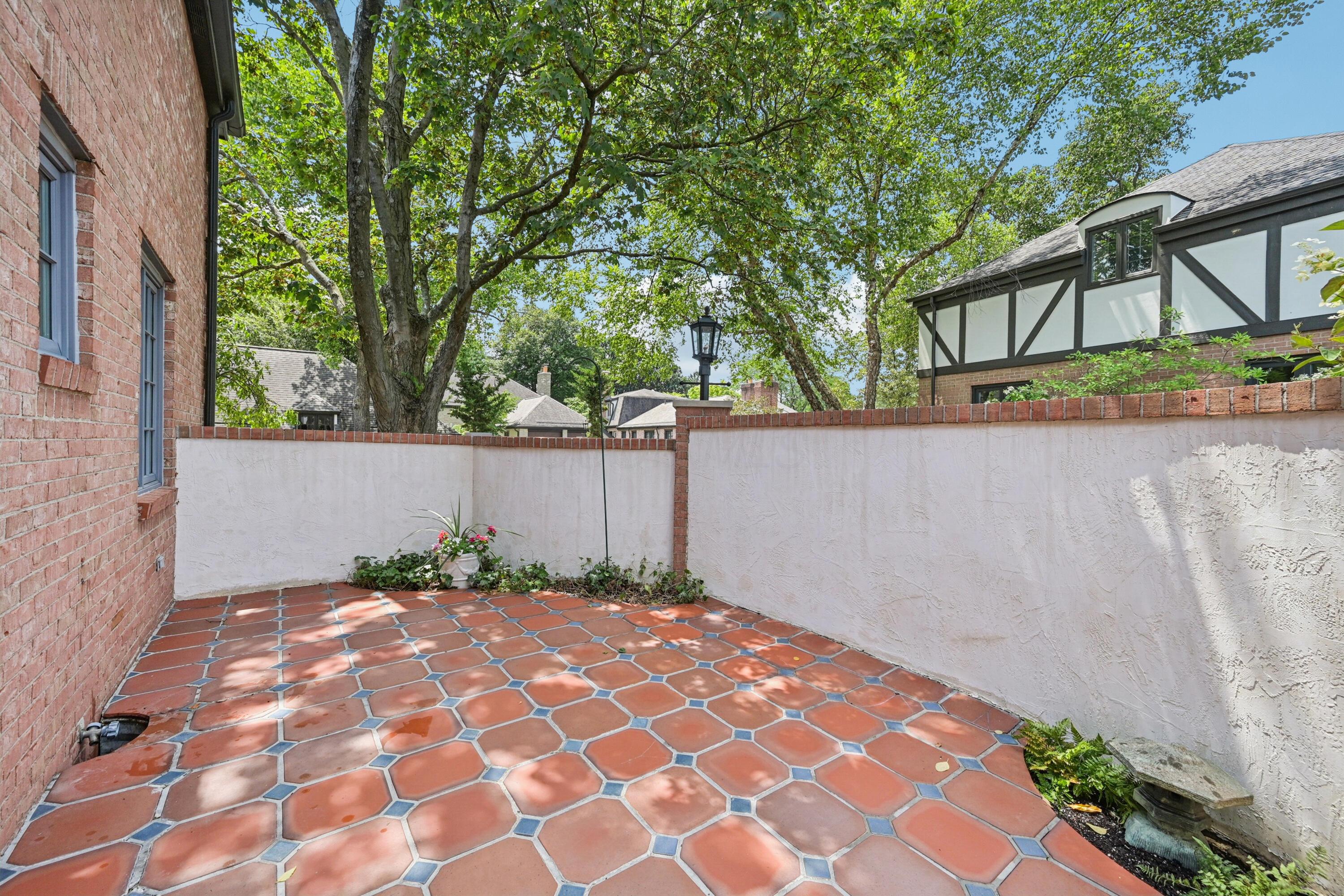 1352 La Rochelle Drive