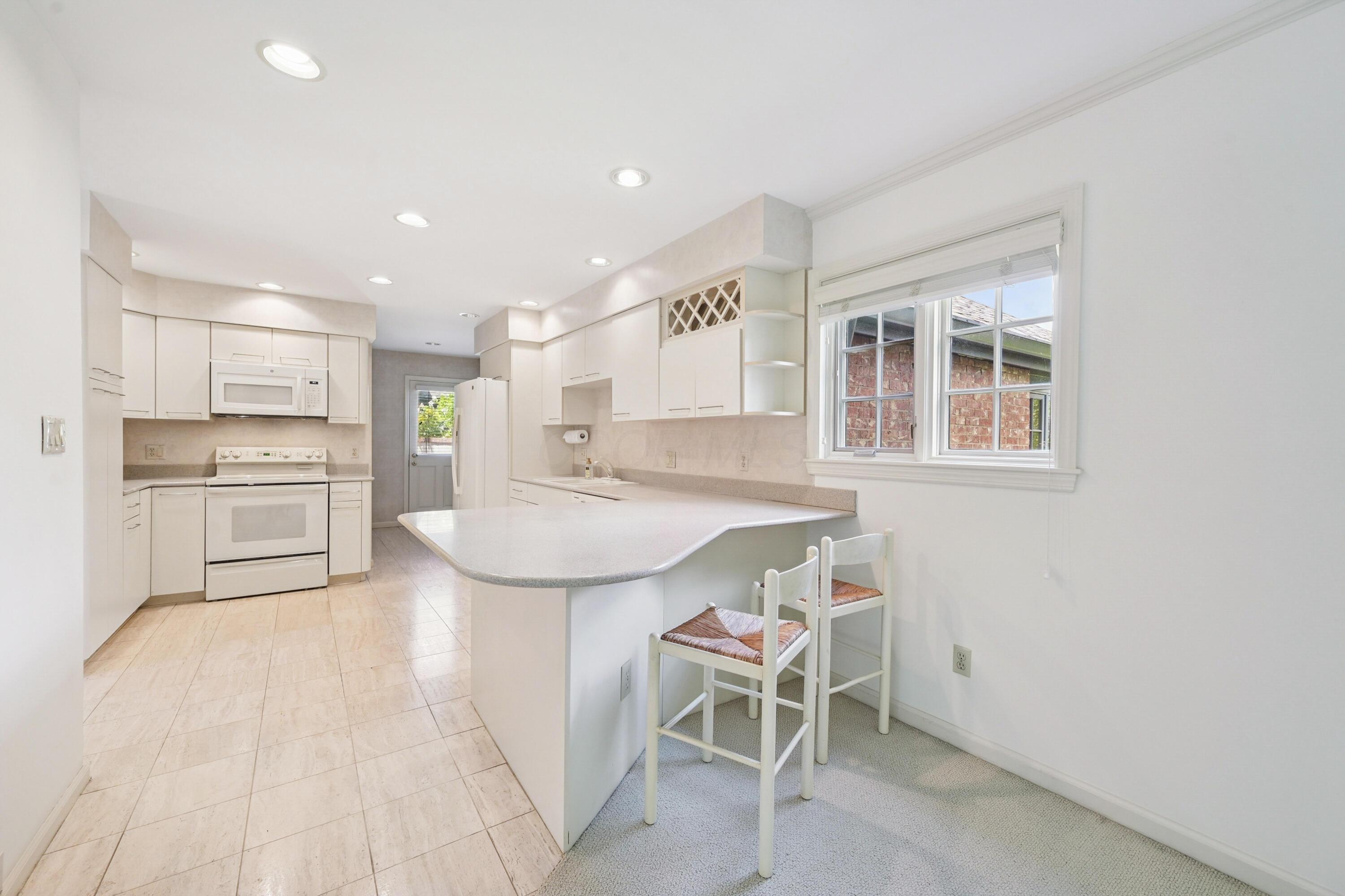 1352 La Rochelle Drive