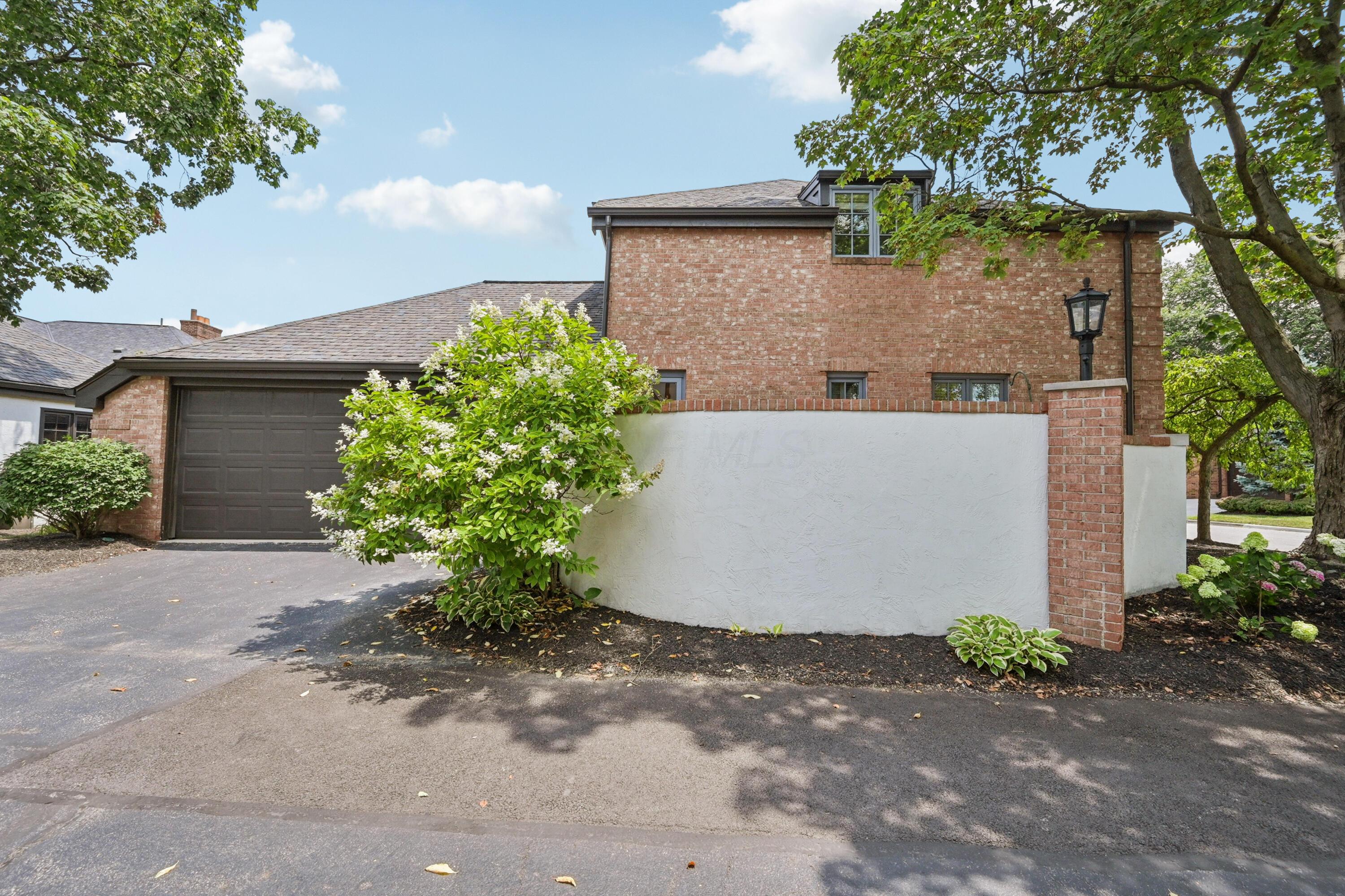 1352 La Rochelle Drive