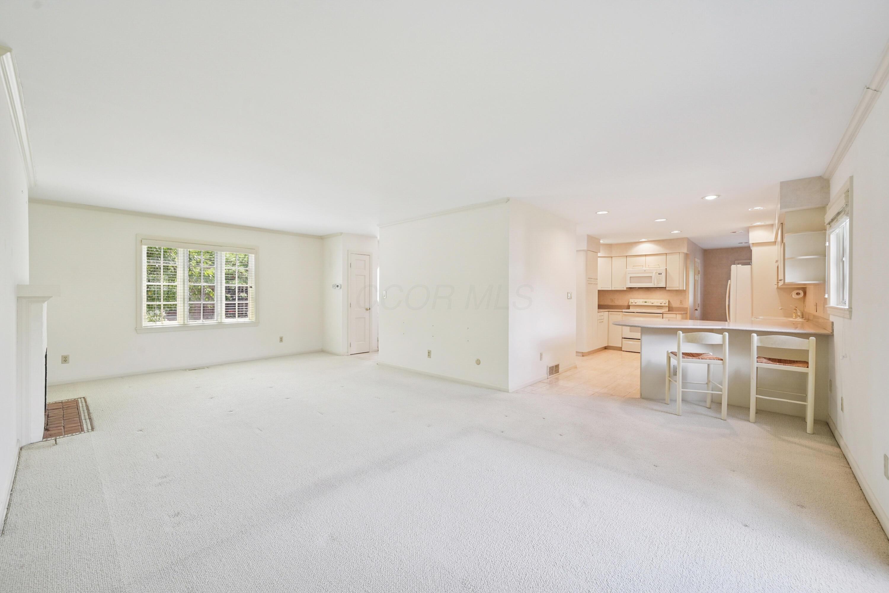 1352 La Rochelle Drive