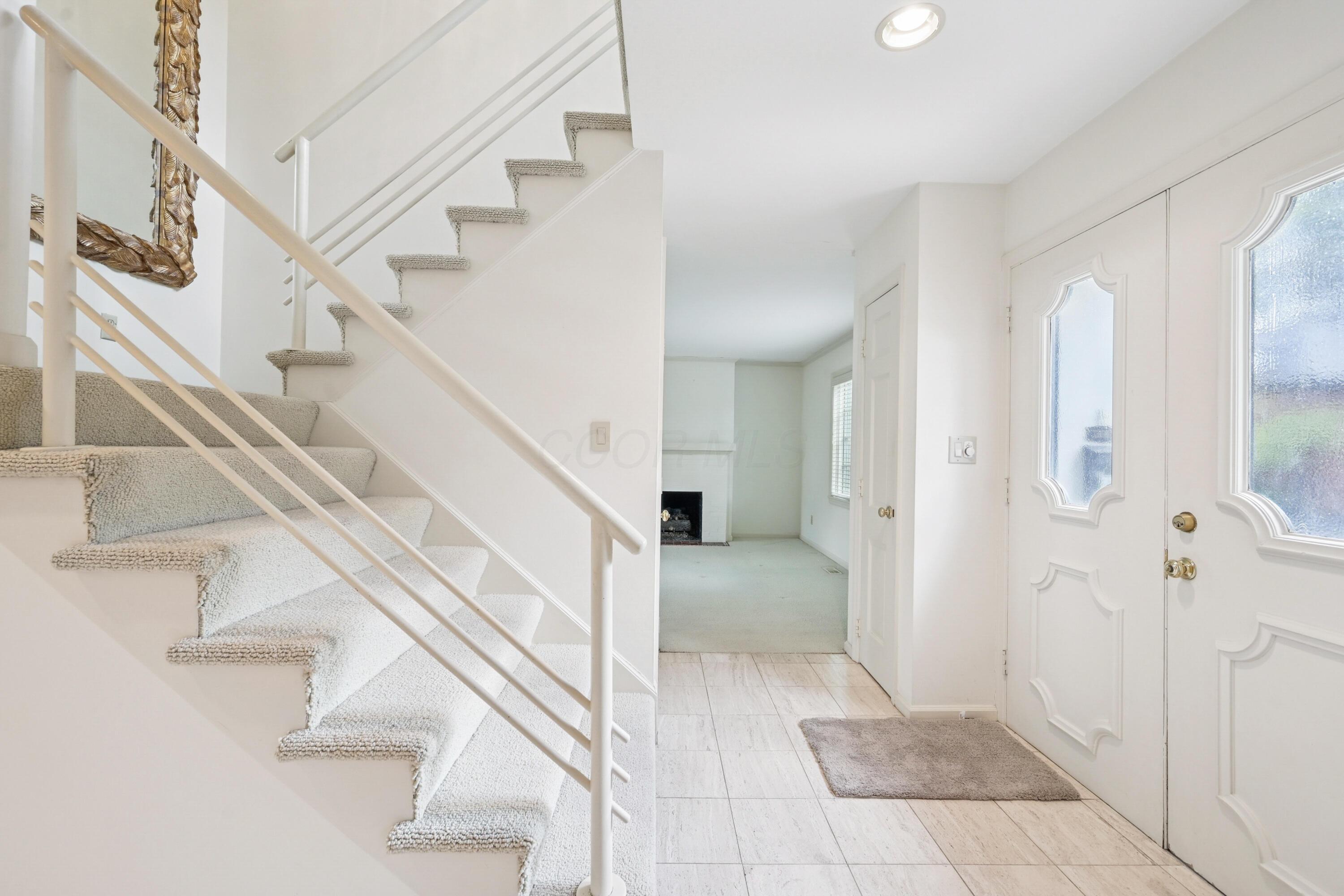 1352 La Rochelle Drive