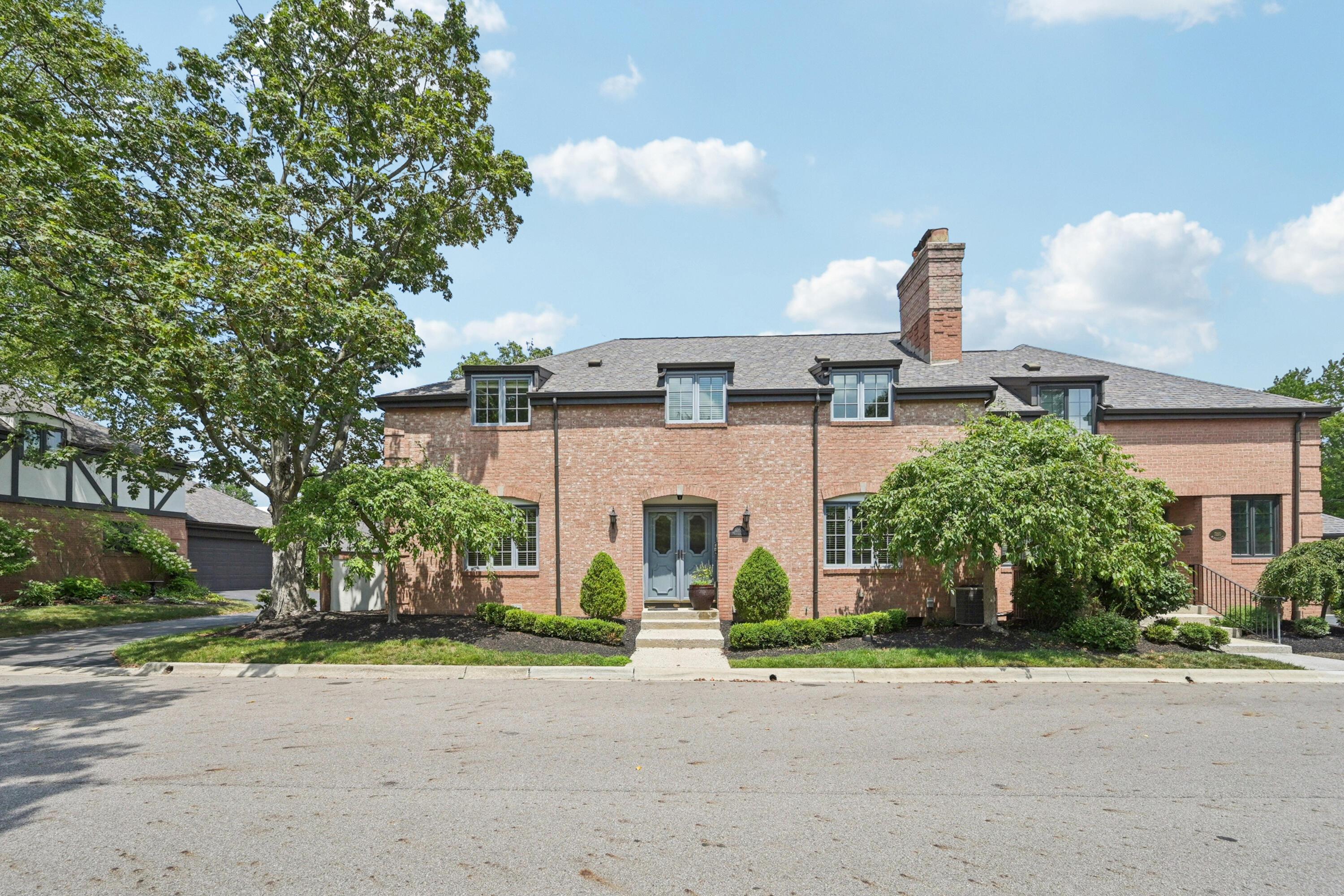 1352 La Rochelle Drive