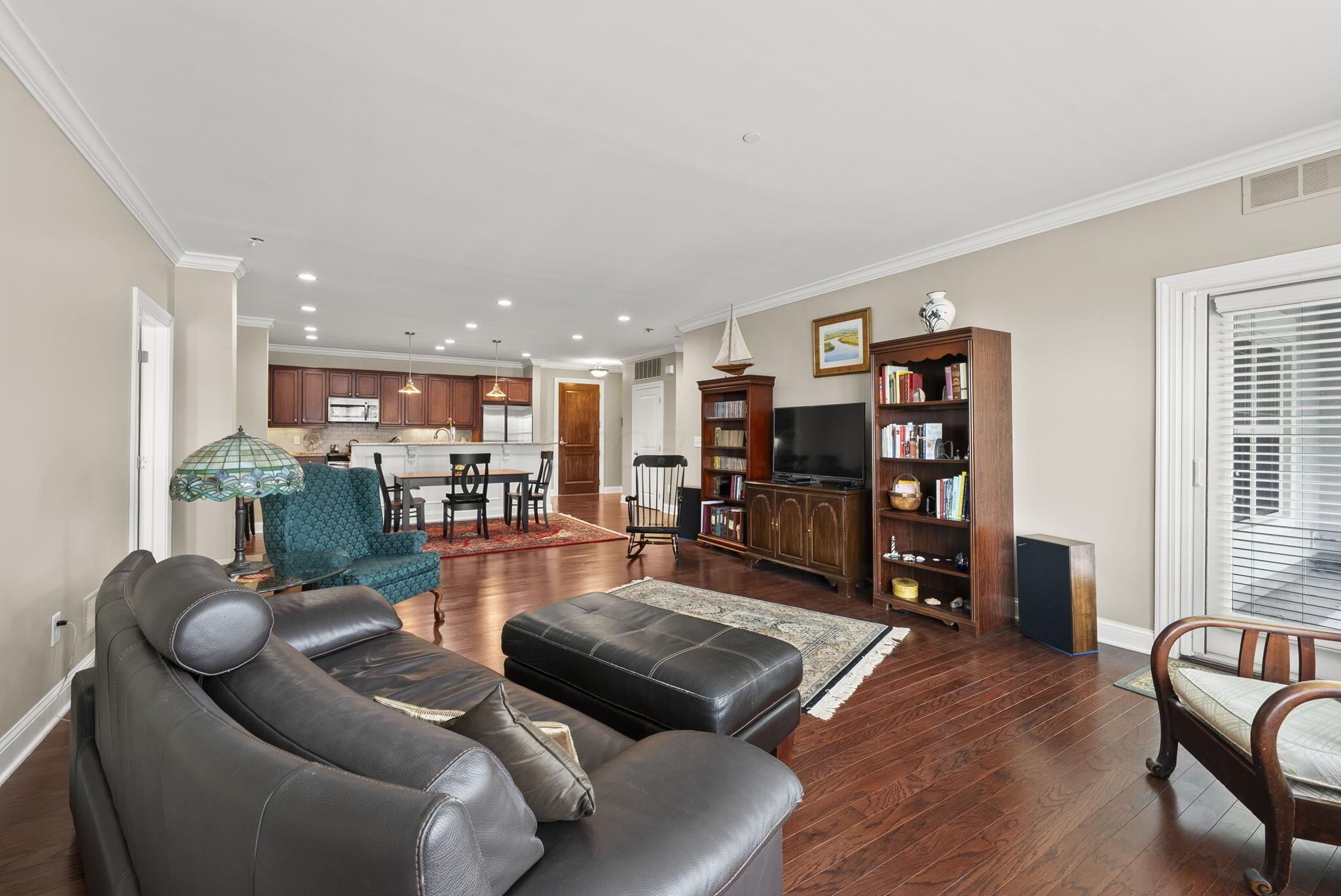 3175 Tremont Road, 313