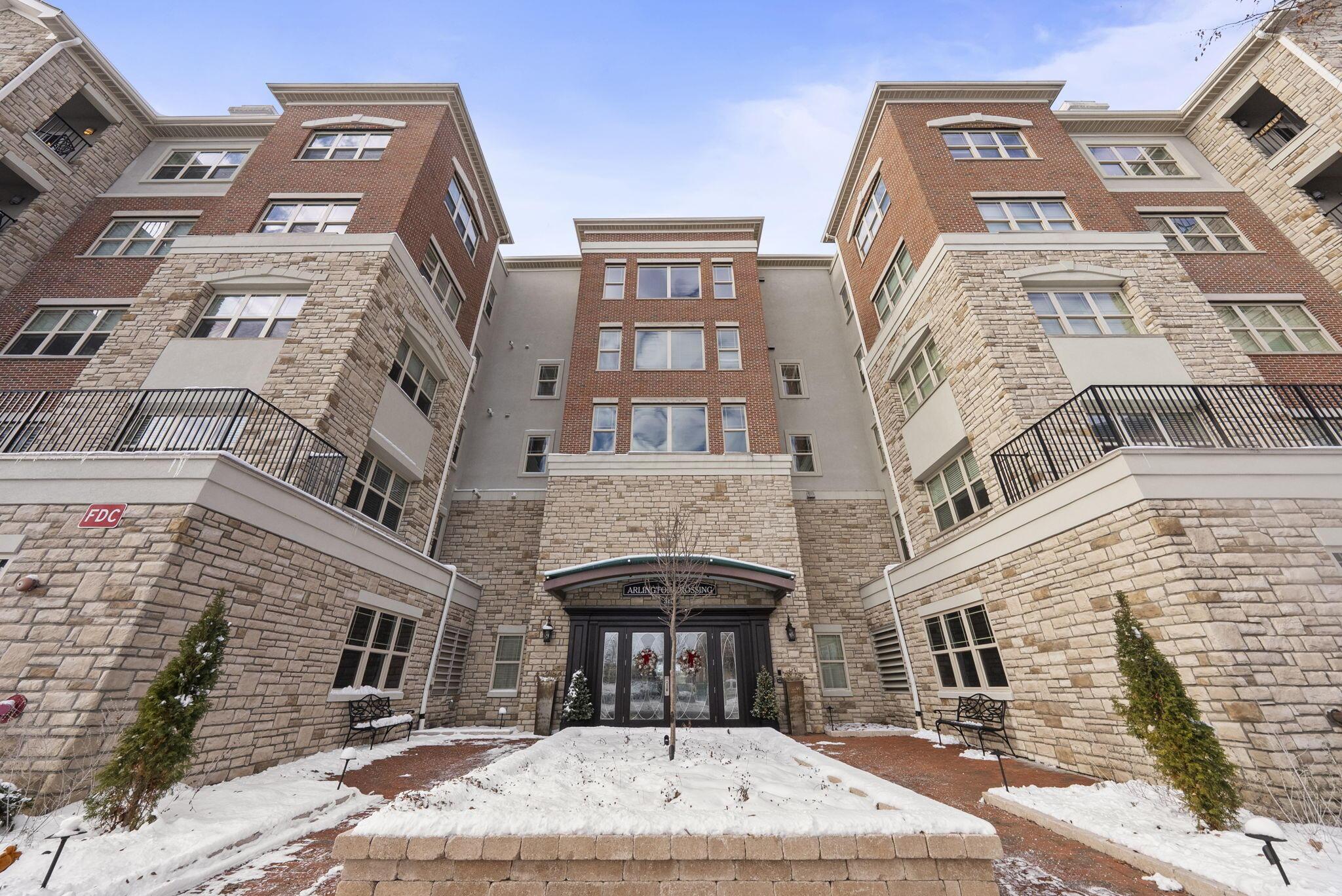 3175 Tremont Road, 313