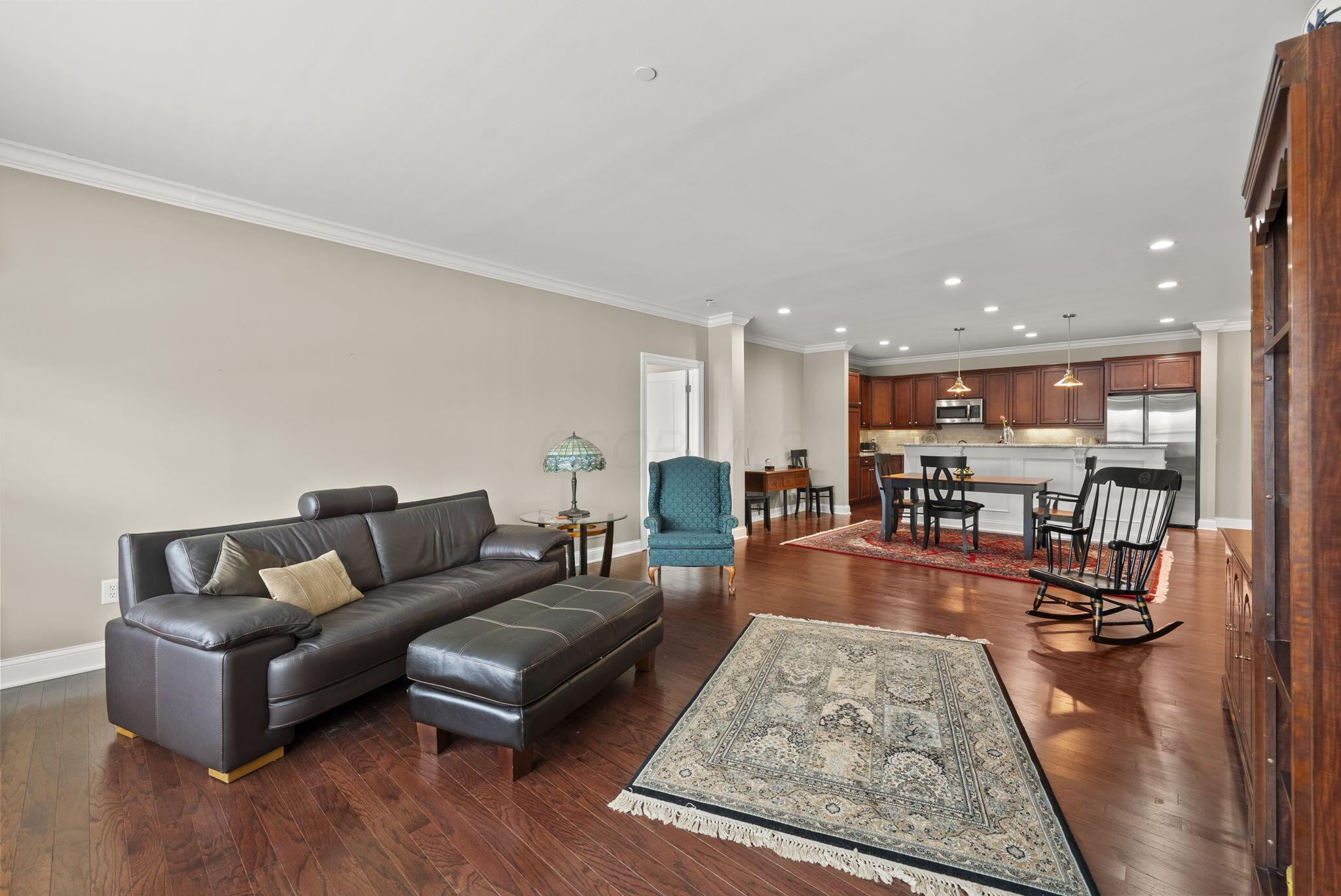 3175 Tremont Road, 313