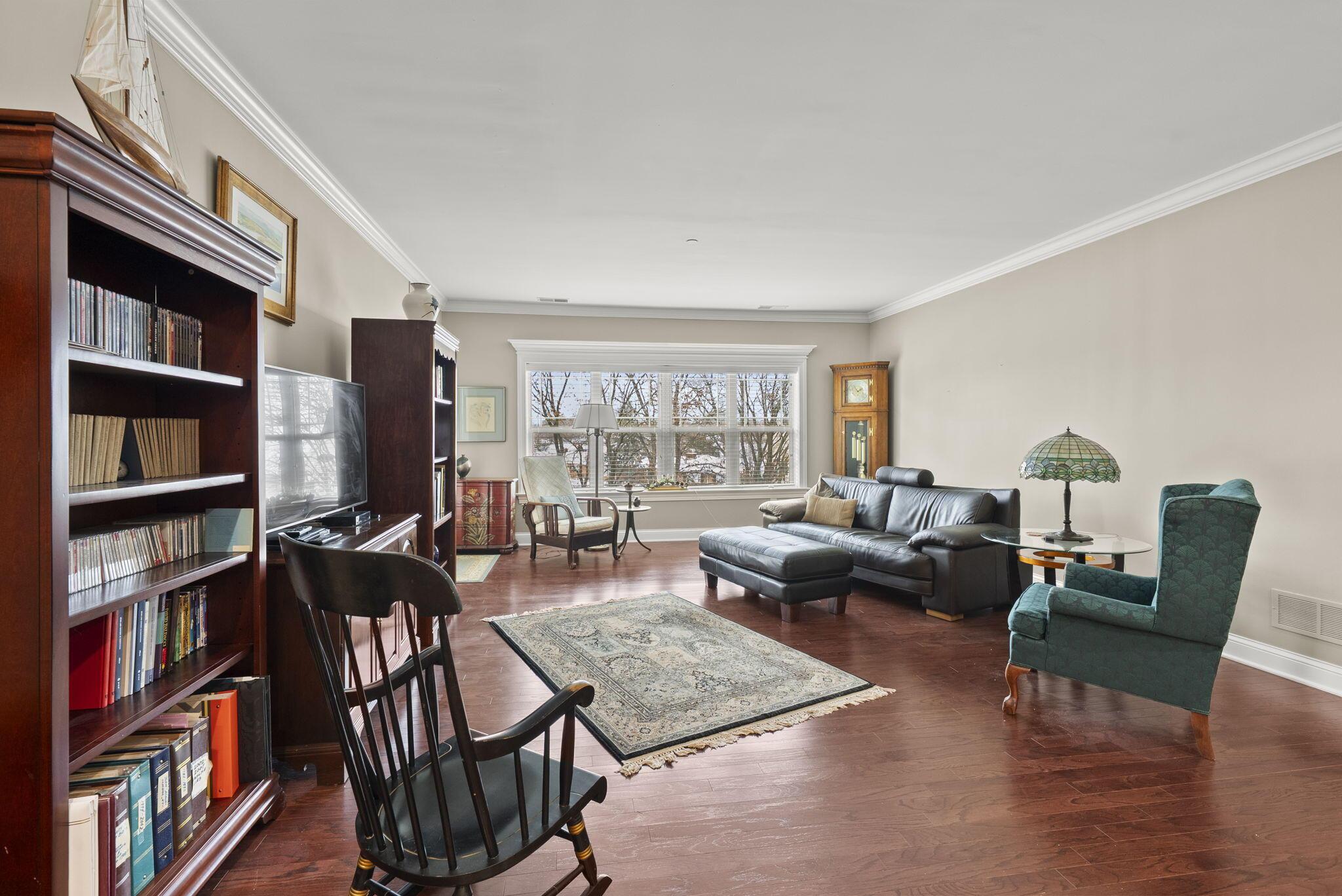 3175 Tremont Road, 313