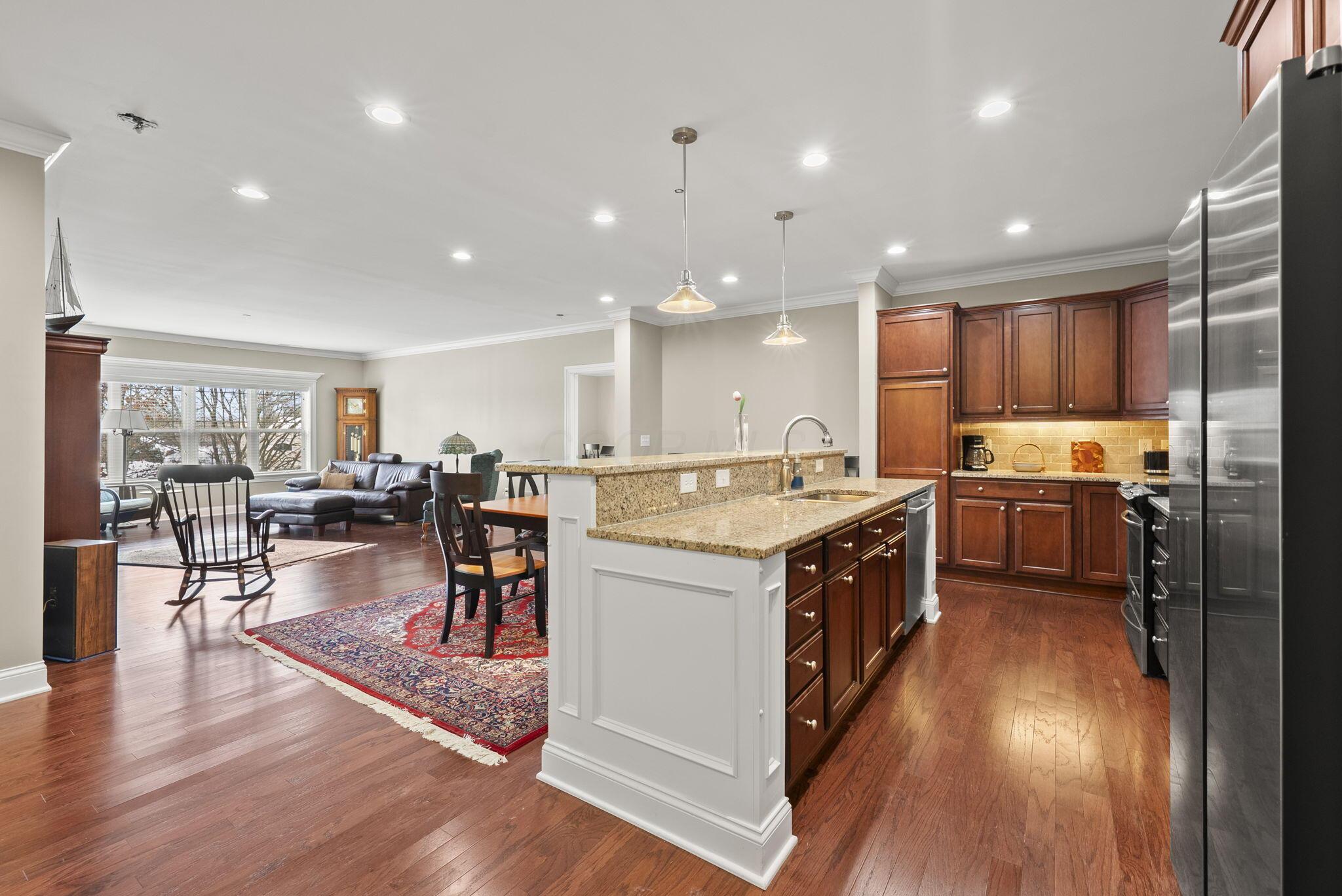 3175 Tremont Road, 313