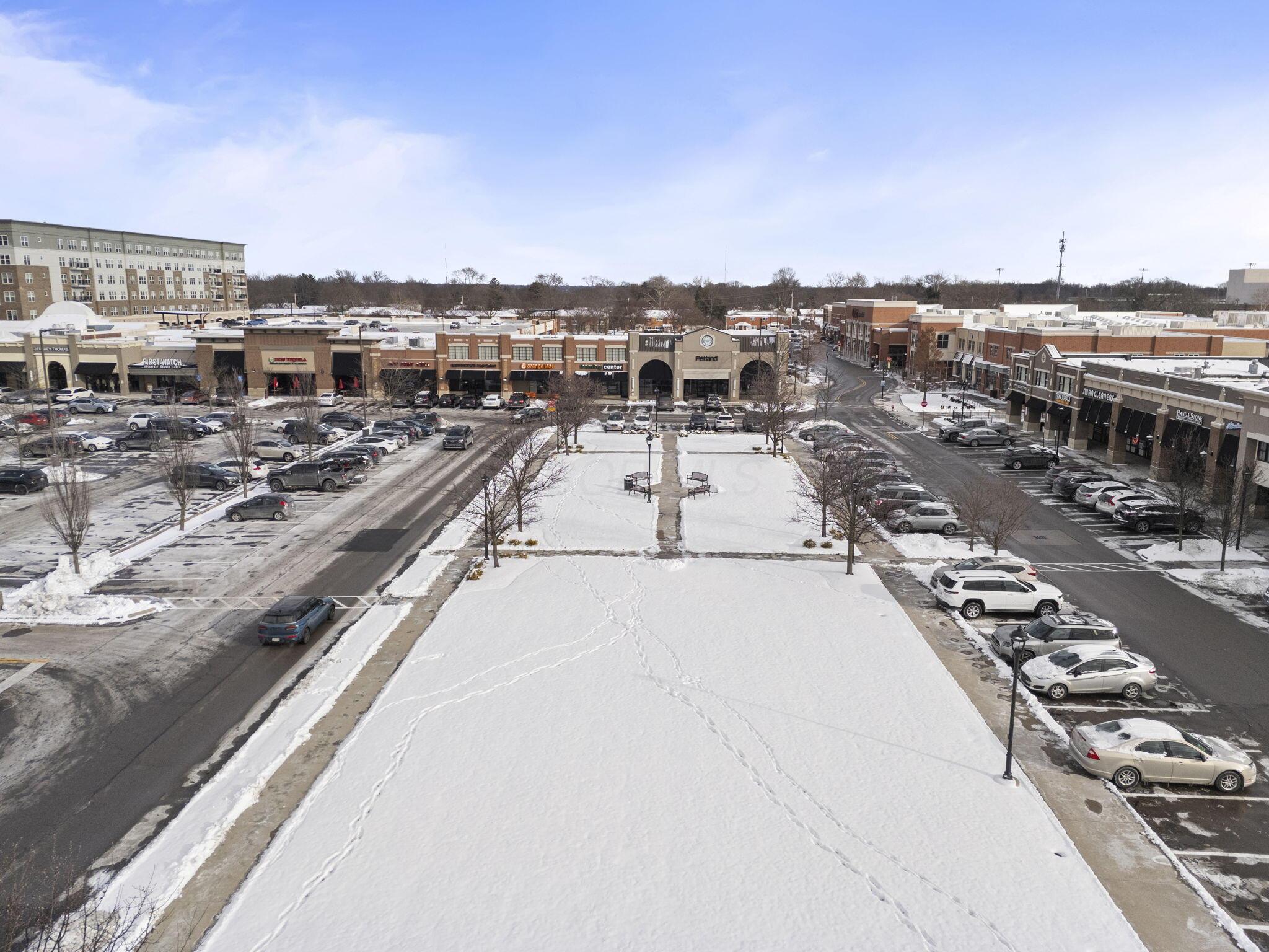 3175 Tremont Road, 313