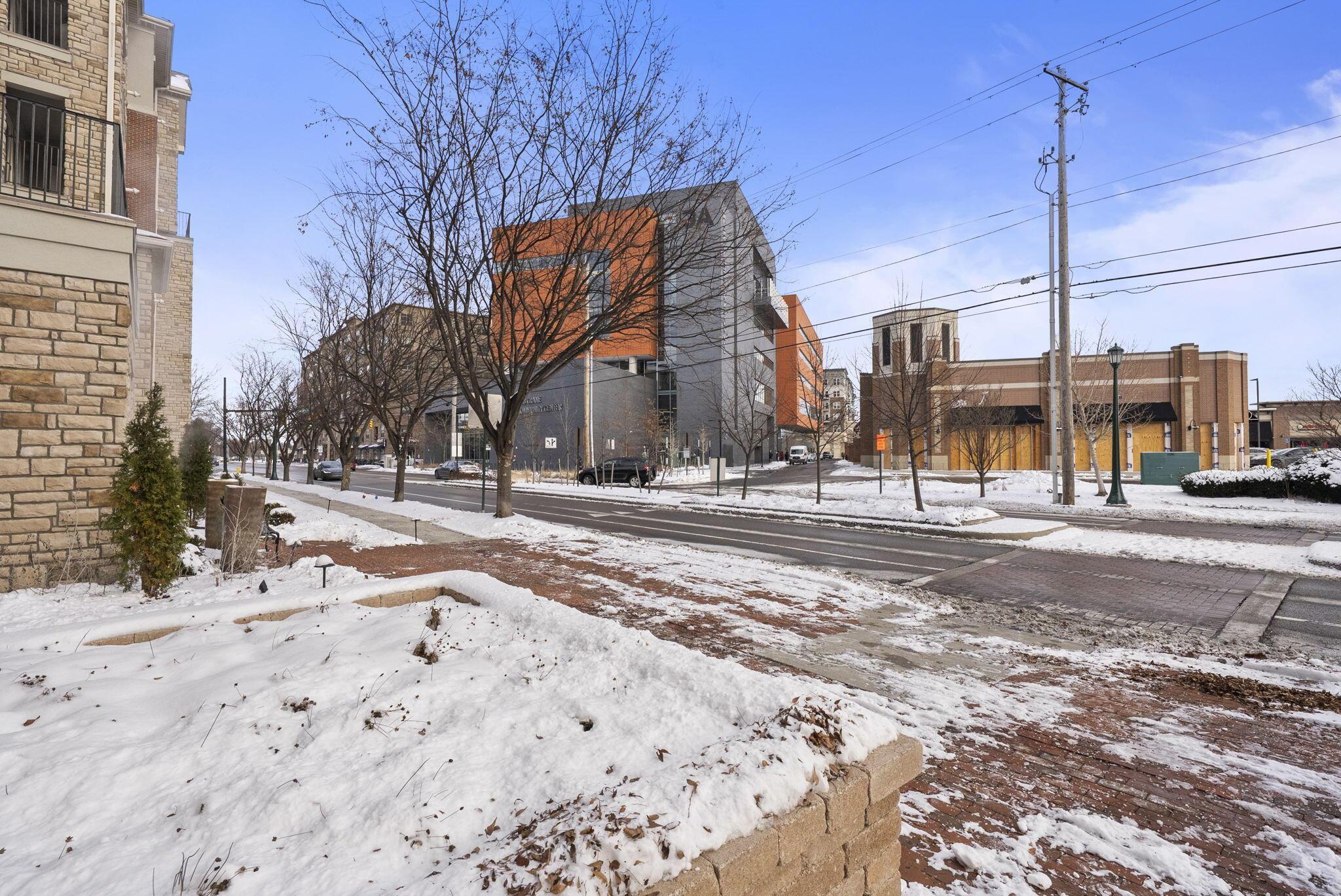 3175 Tremont Road, 313