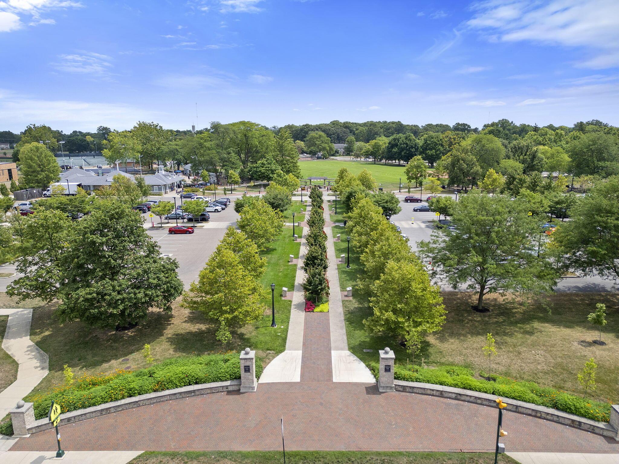 3175 Tremont Road, 313