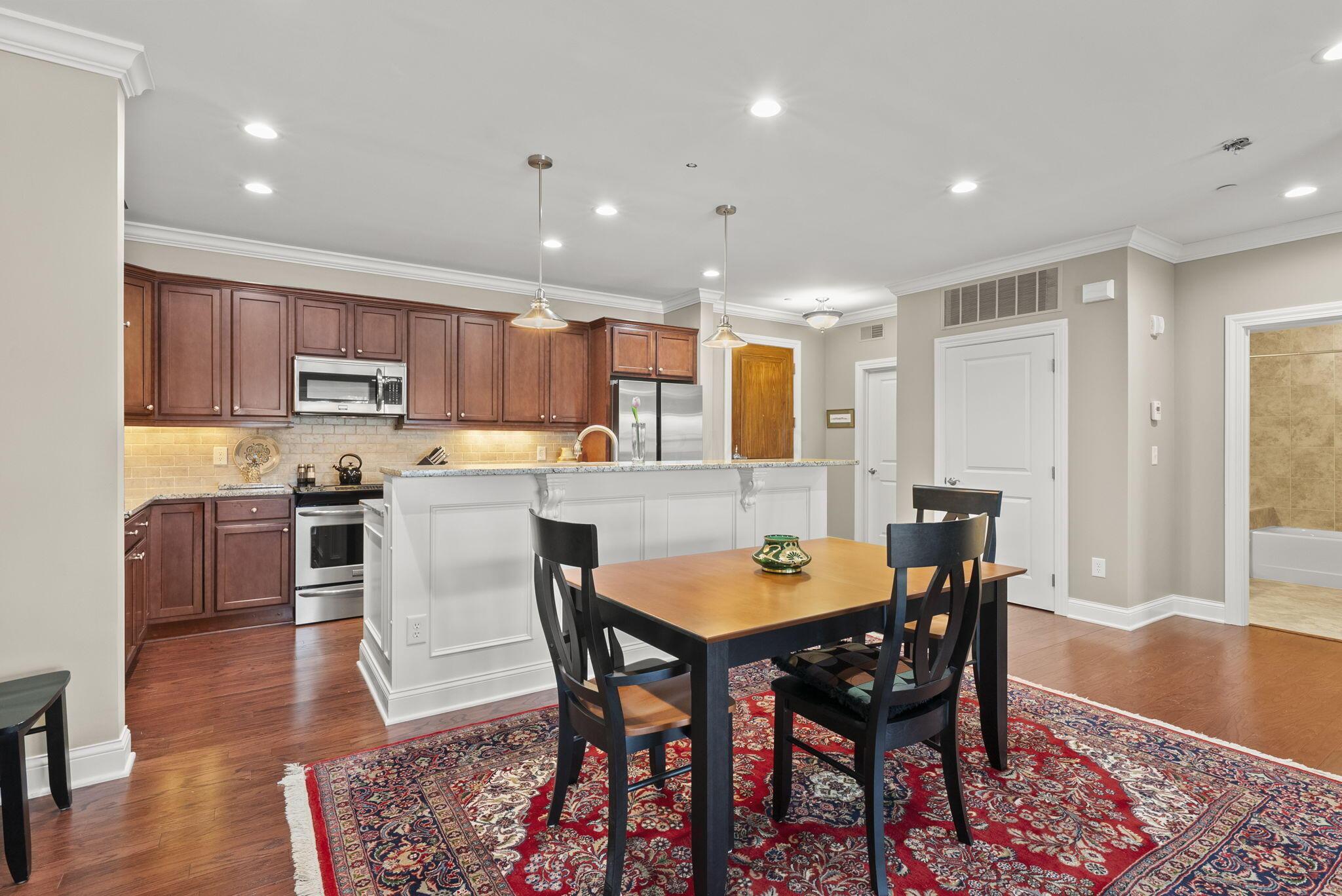 3175 Tremont Road, 313