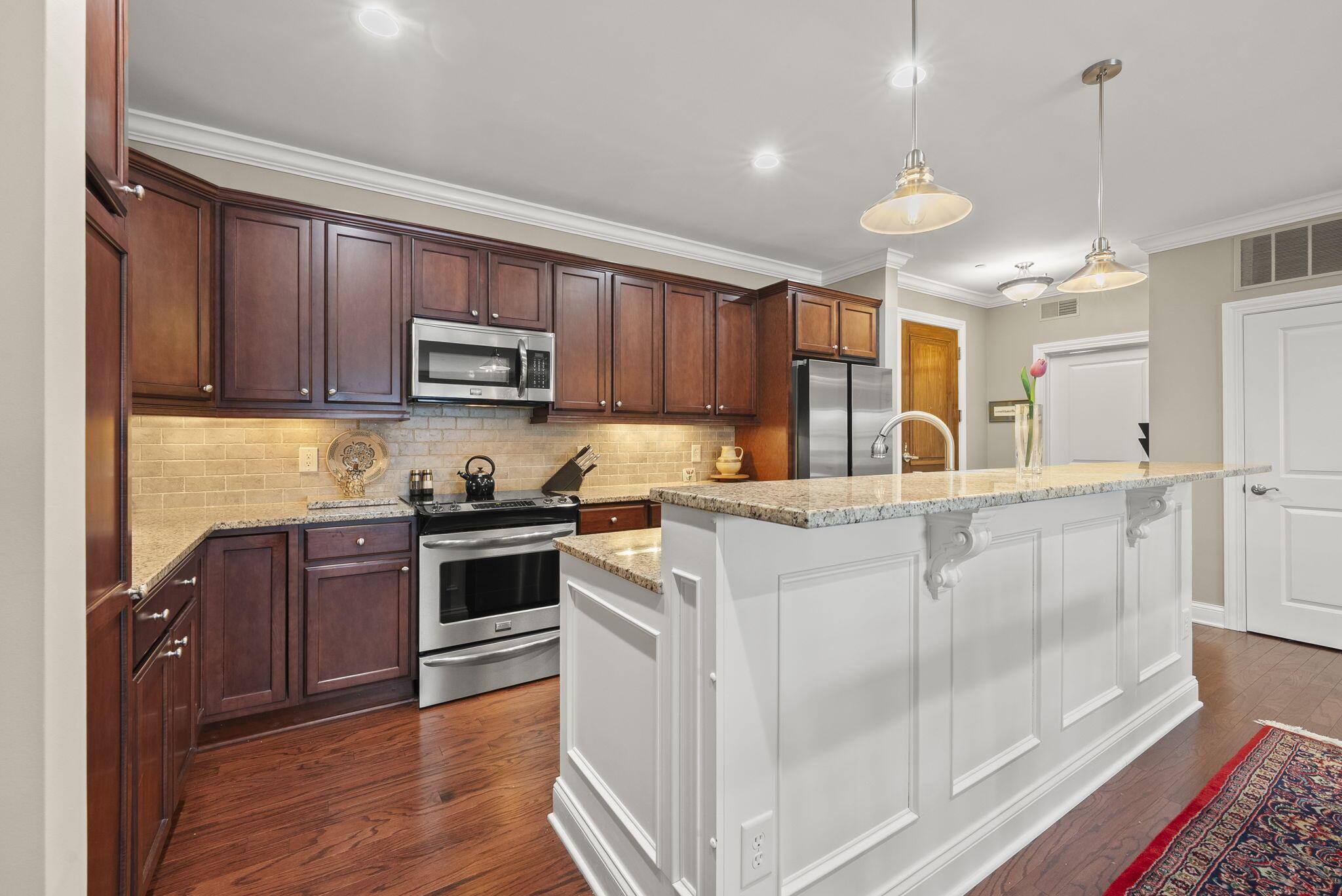 3175 Tremont Road, 313