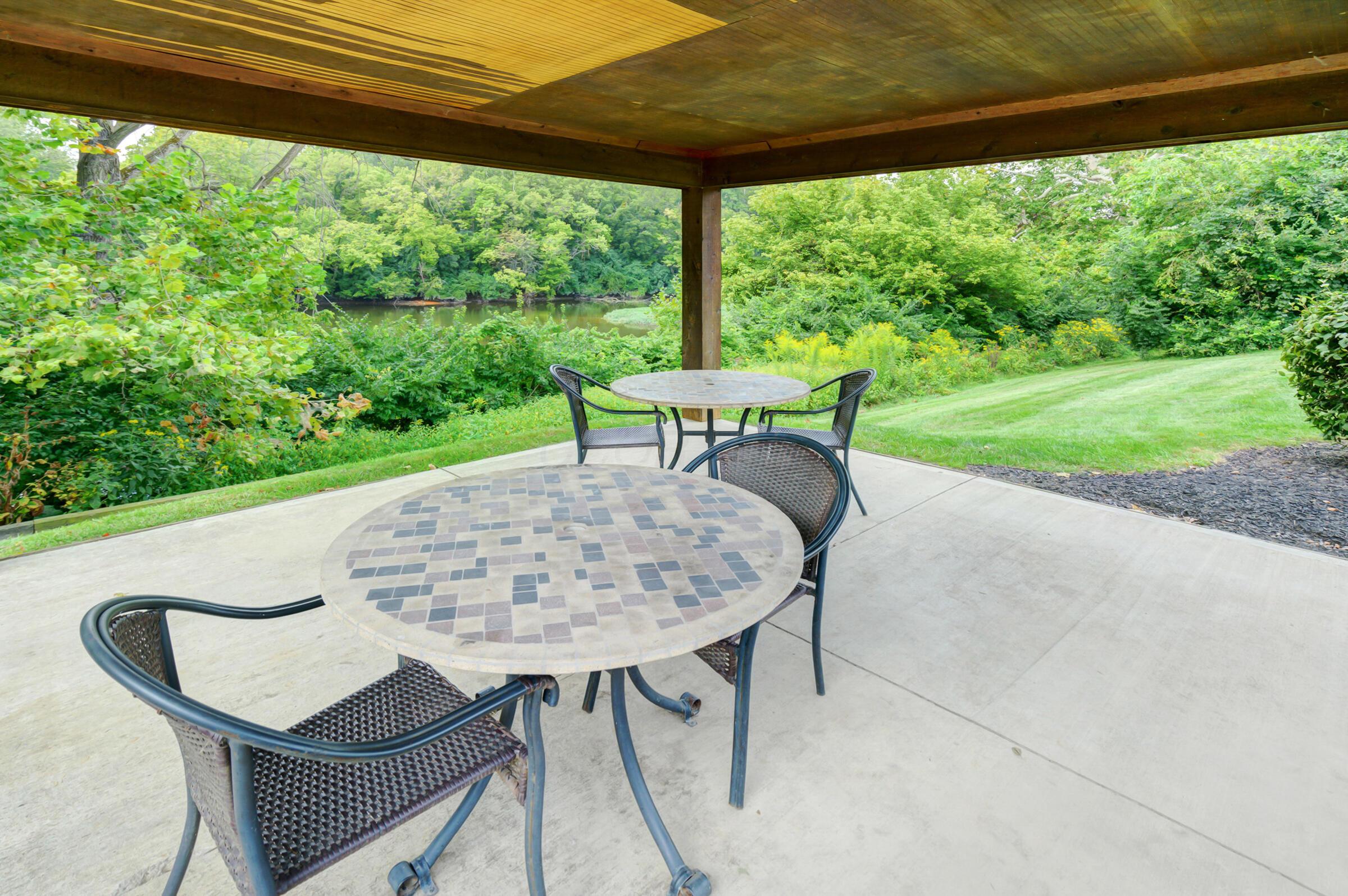 2560 Scioto View Lane