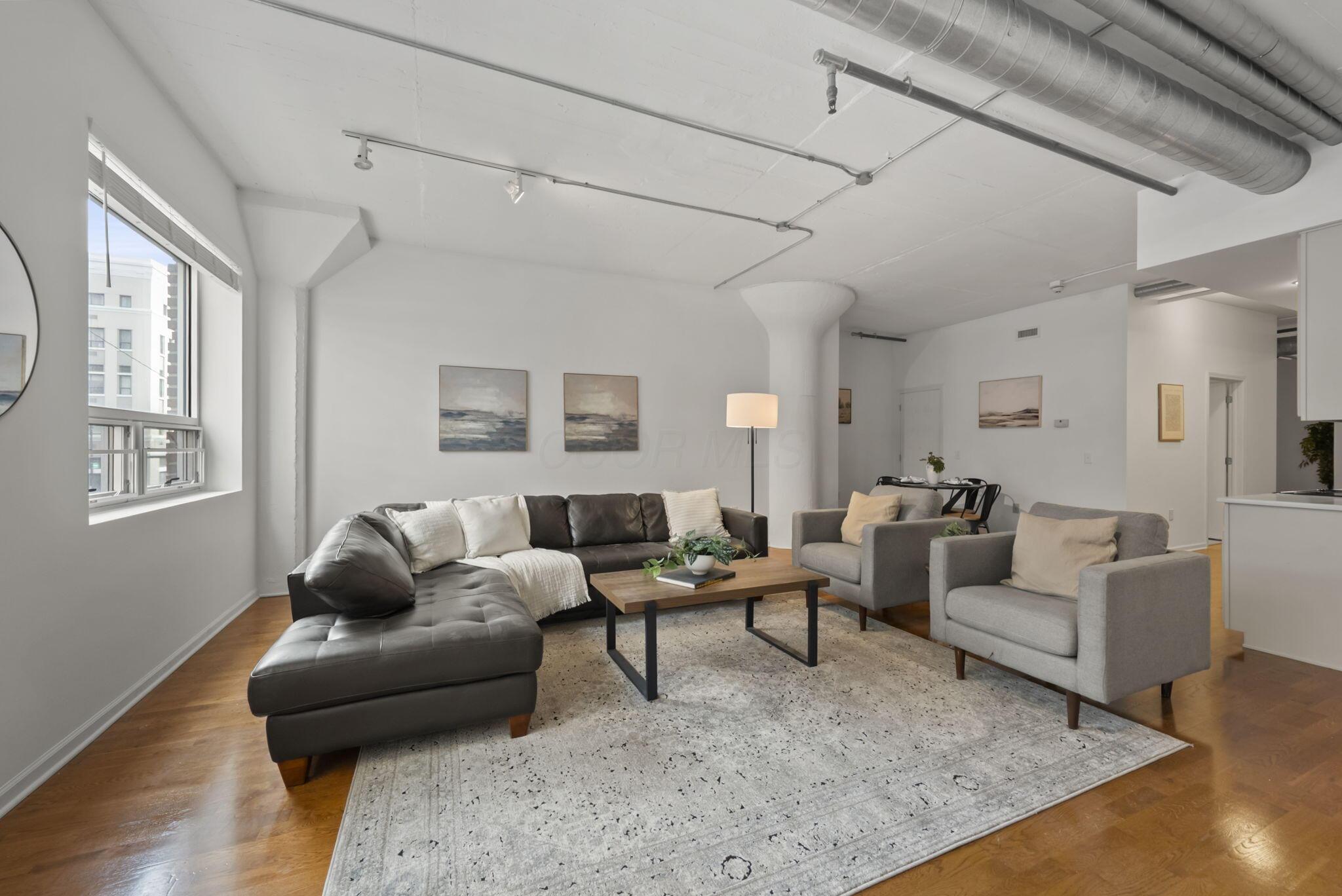 221 N Front Street, 202