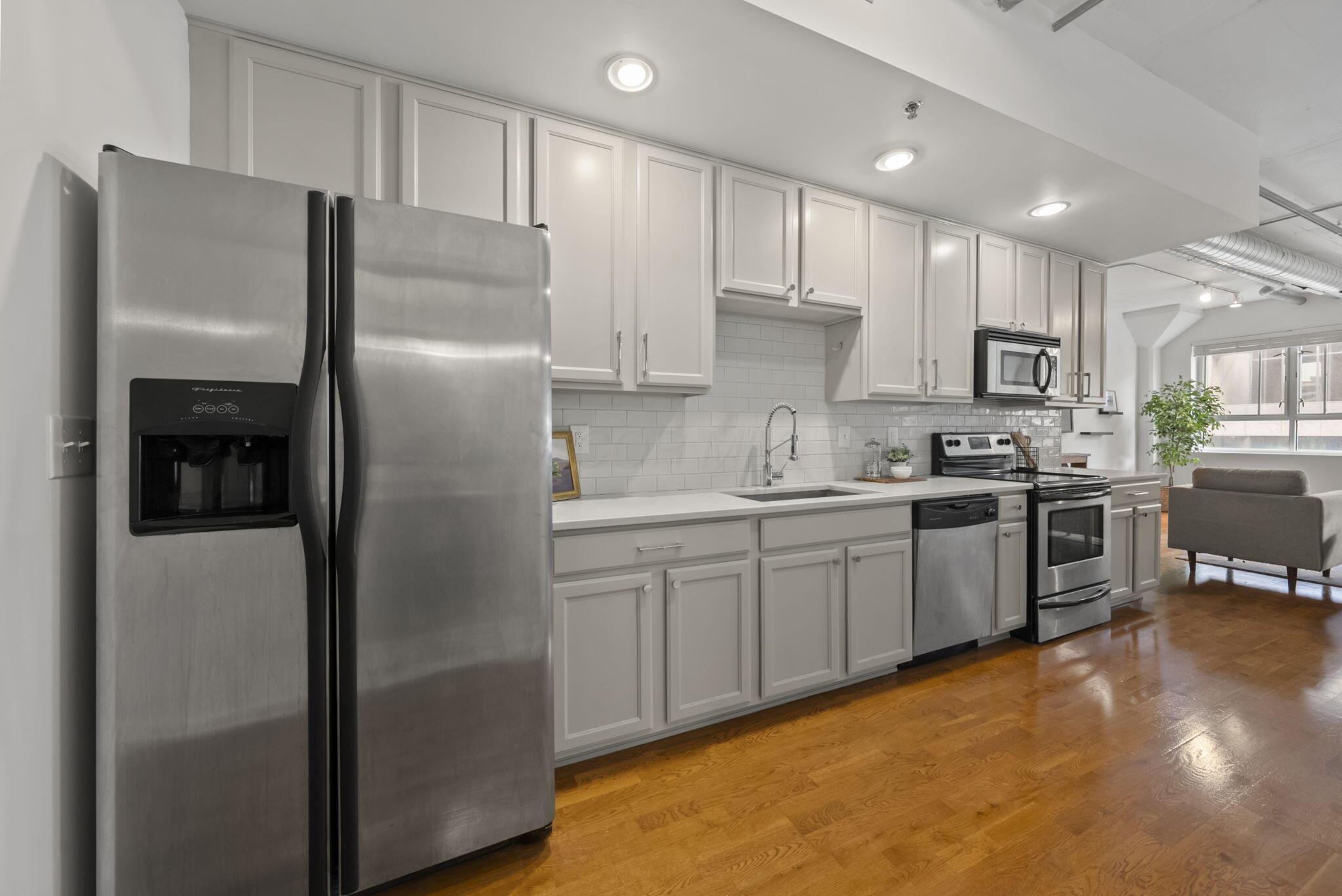 221 N Front Street, 202